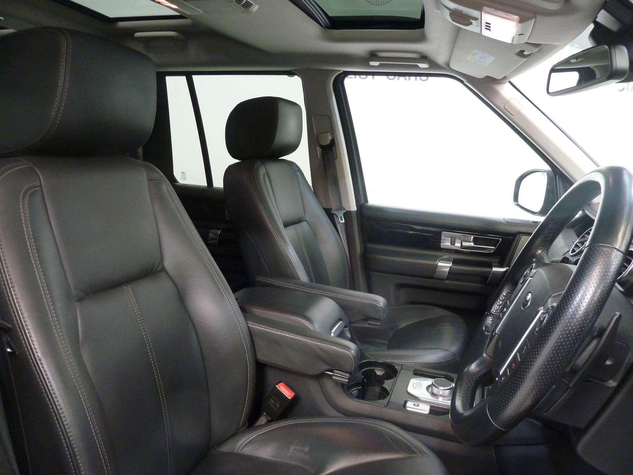 Land Rover Discovery 4 3.0 SD V6 HSE Luxury SUV  Diesel   (255 bhp)<br/><br/>PAN ROOF + BLACK PACK + STEPS