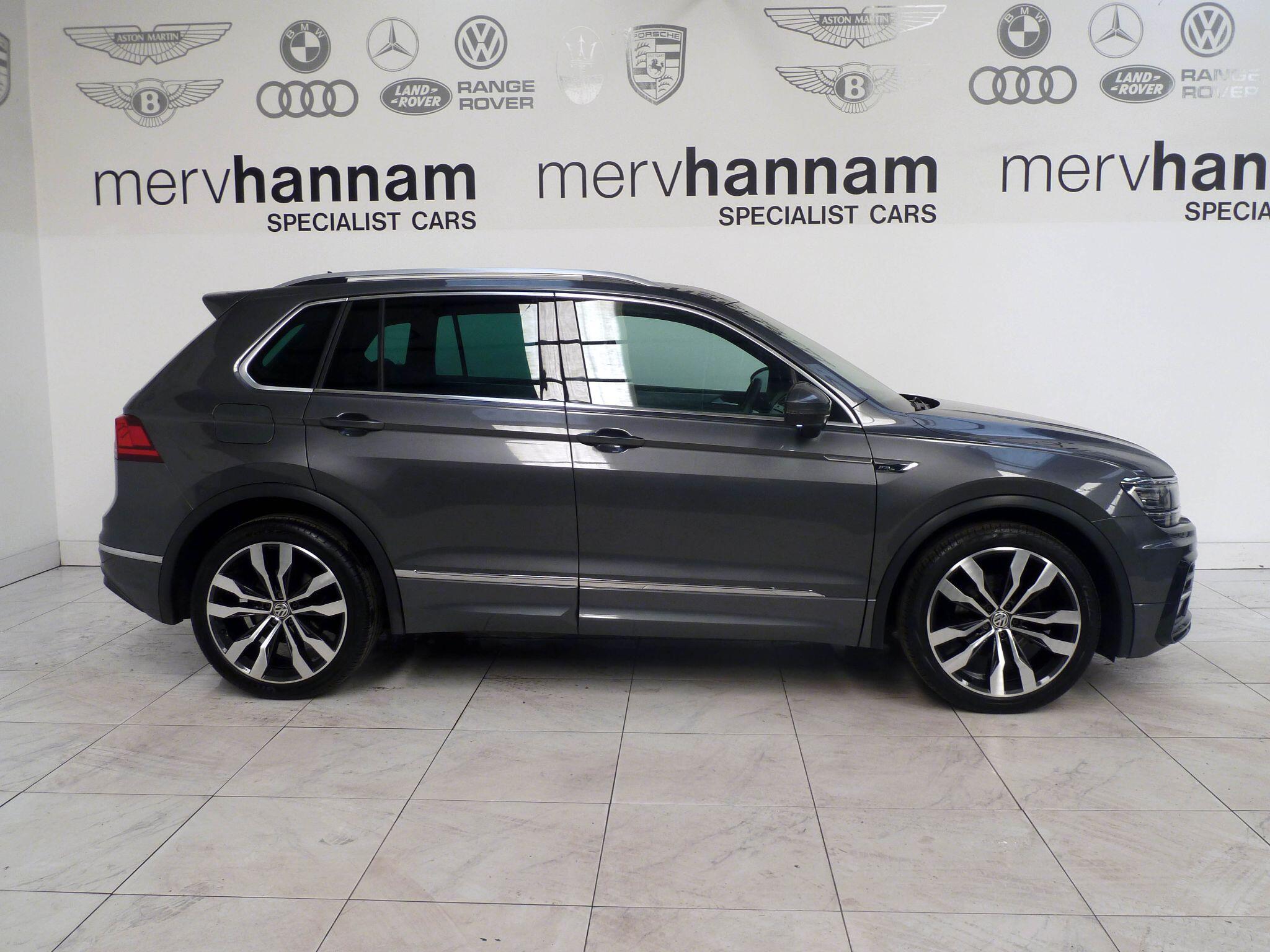 Volkswagen Tiguan 2.0 TDI BlueMotion Tech R-Line SUV  Diesel DSG 4Motion   (150 ps)<br/><br/>PAN ROOF + SAT NAV + AUTO