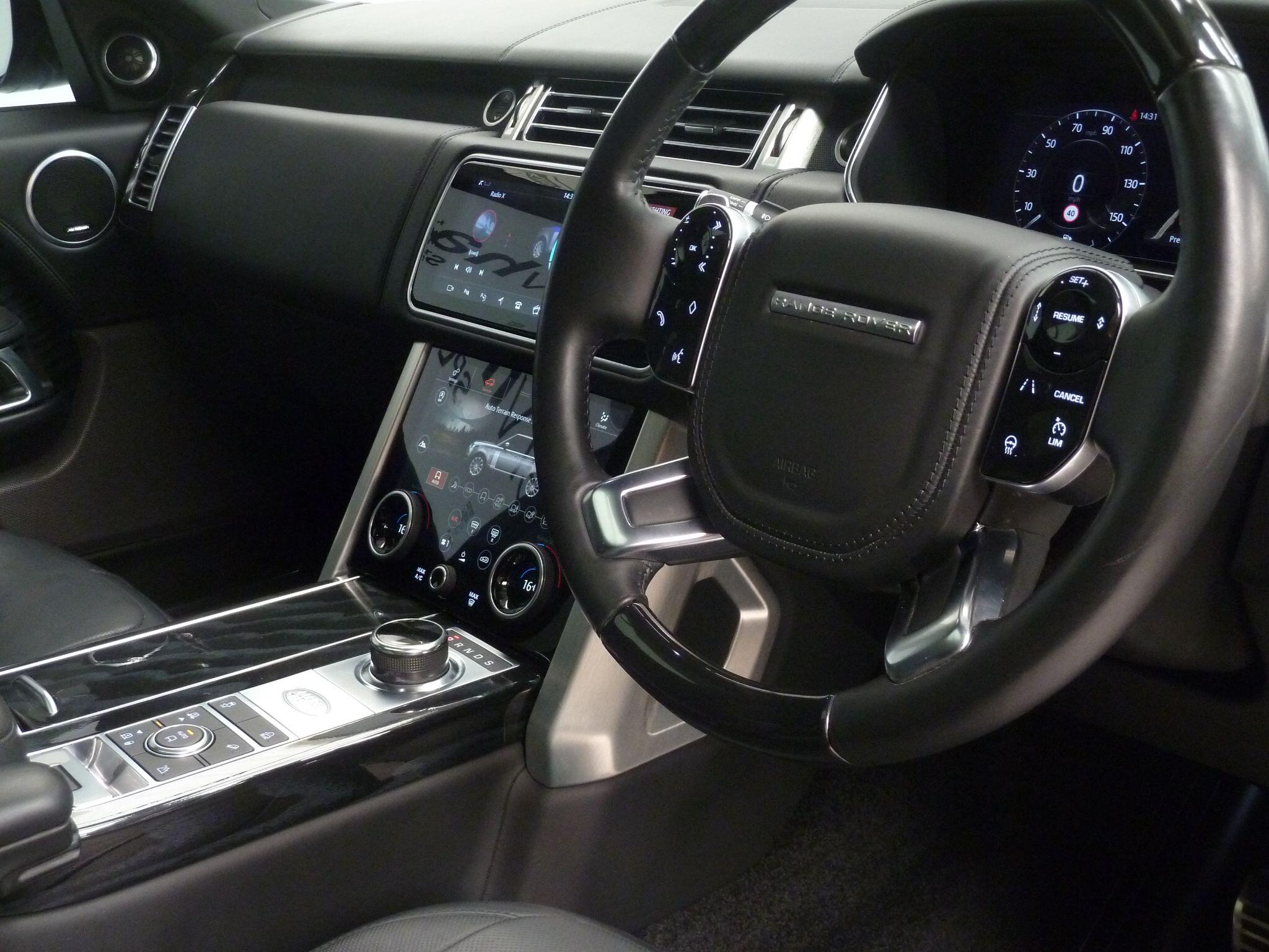 Land Rover Range Rover 3.0 P400  Autobiography SUV  Petrol   (400 ps)<br/><br/>PAN ROOF + BLACK PACK + TV