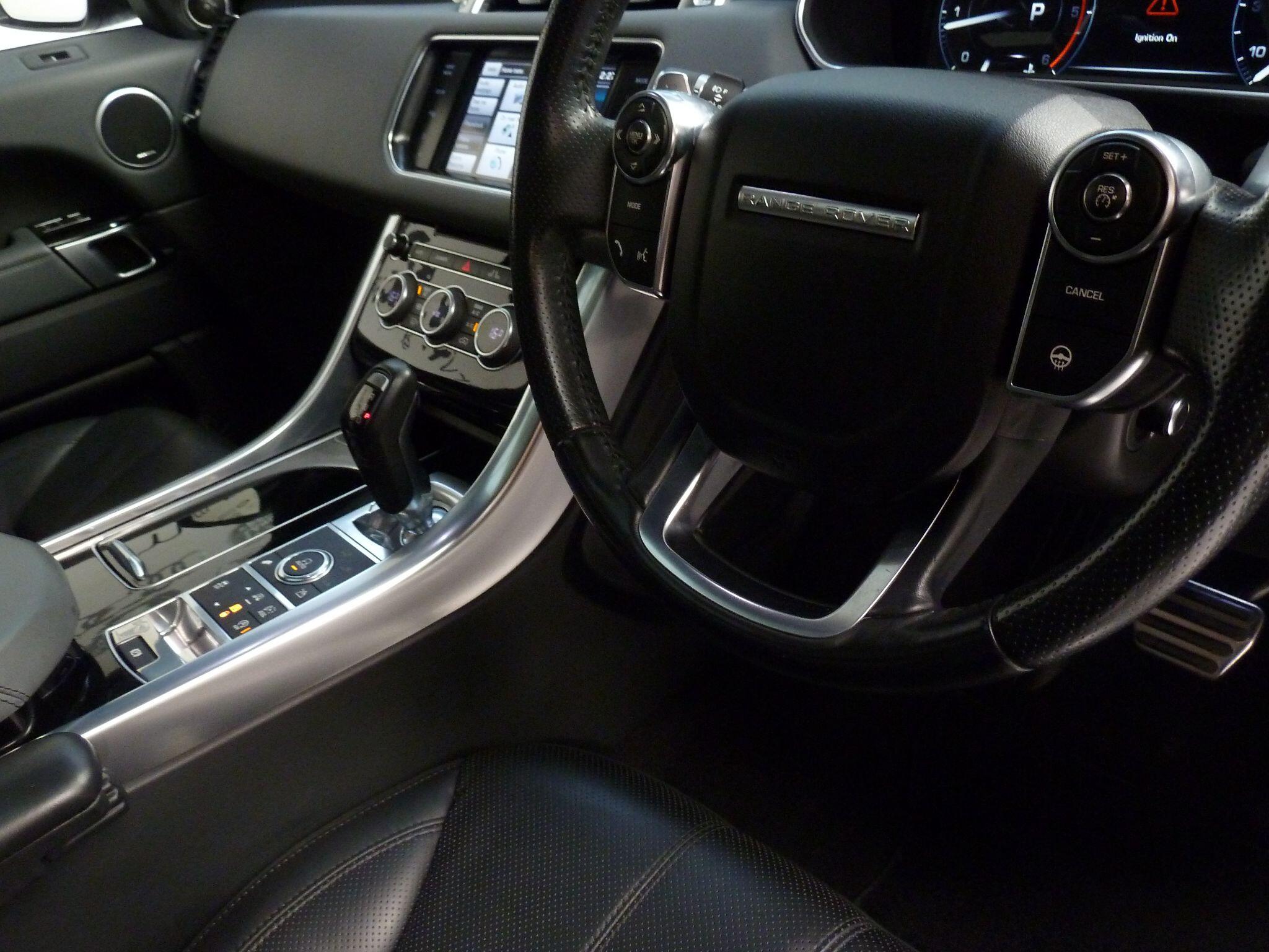 Land Rover Range Rover Sport 3.0 SD V6 HSE SUV  Diesel   (306 ps)<br/><br/>PAN ROOF + AUTOBIOGRAPHY PACK