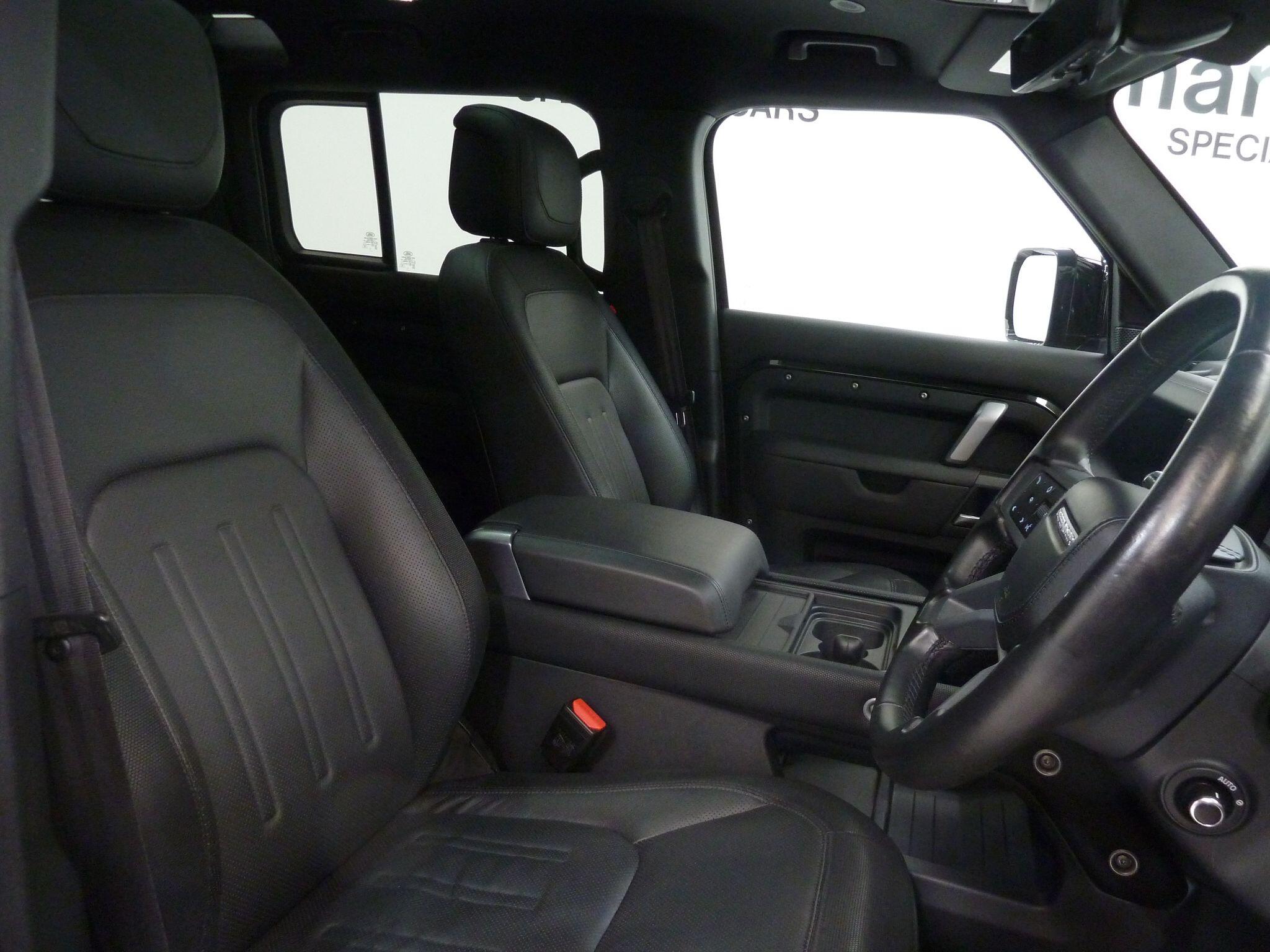 Land Rover Defender 110 3.0   X-Dynamic HSE SUV  Diesel   (300 ps)<br/><br/>HAWKE CARPATHIAN EDITION D300