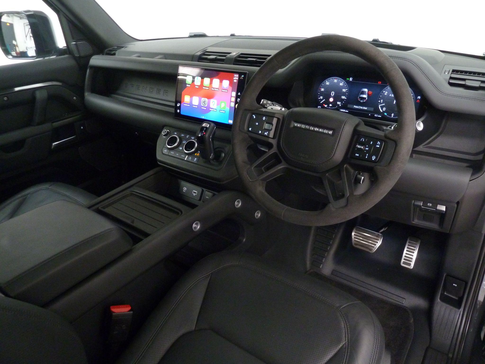 Land Rover Defender 90 5.0 P525 V8   <br/><br/>WIDETRACK +ROOF LIGHTS  +STEPS