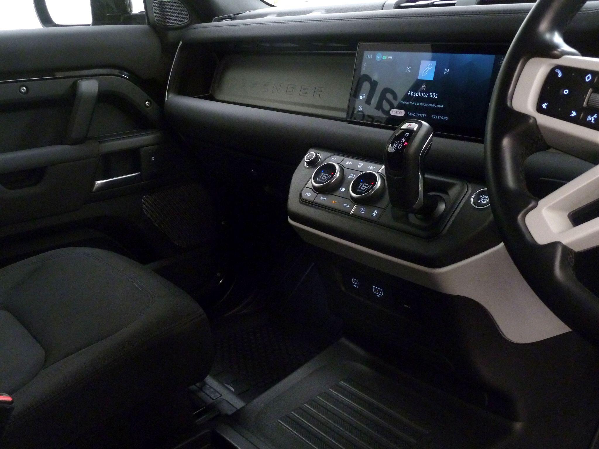 Land Rover Defender 90 3.0 D250  Hard Top SUV SWB   <br/><br/>39,990 PLUS VAT