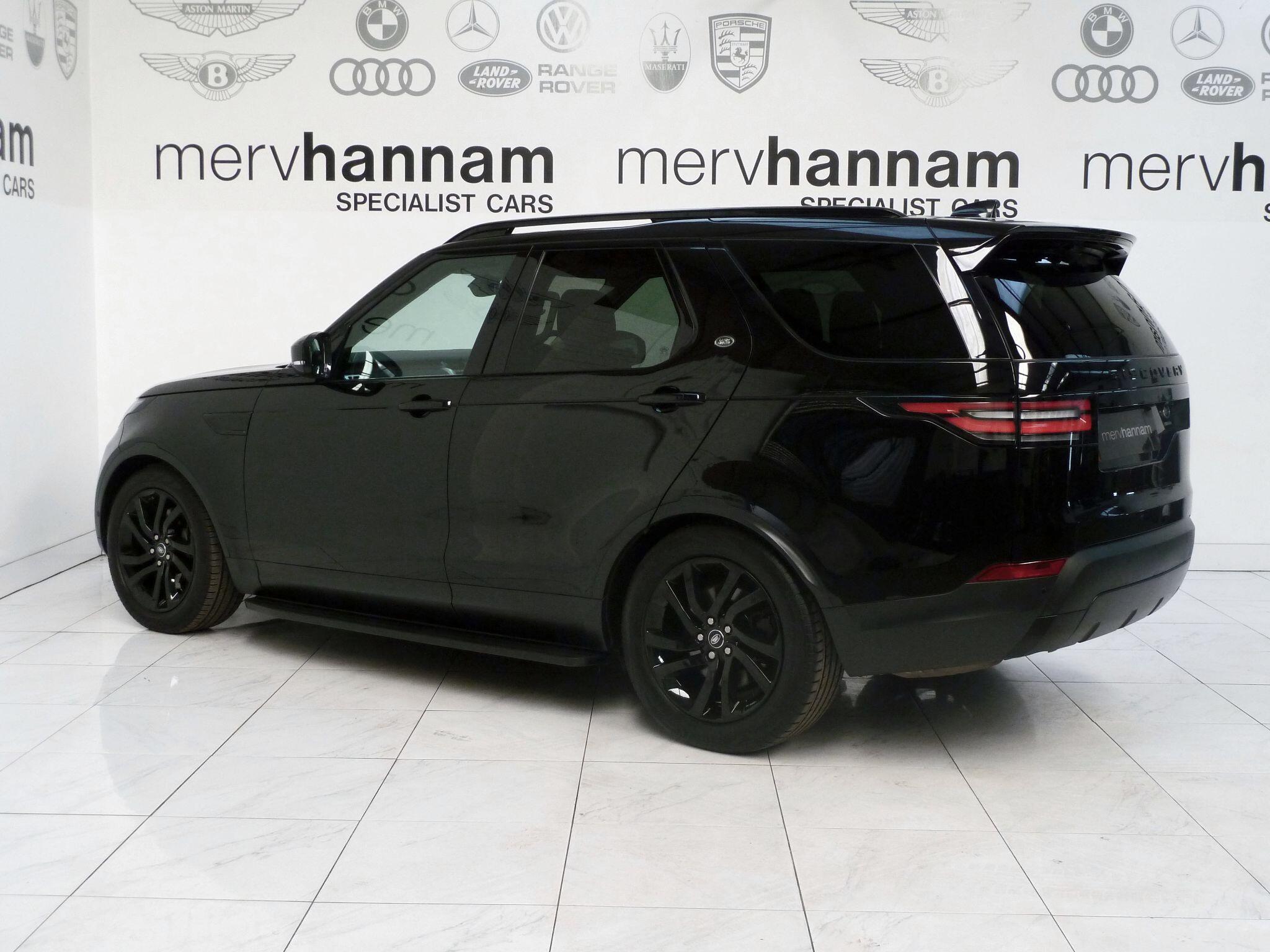 Land Rover Discovery 2.0 Si4 HSE   <br/><br/>BLACK PACK + PAN ROOF + STEPS