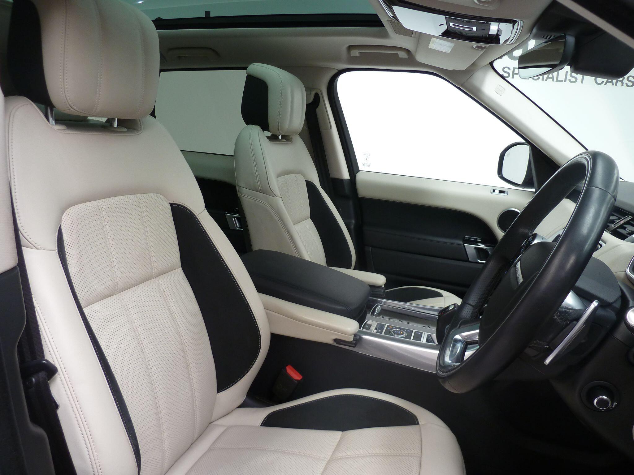 Land Rover Range Rover Sport 2.0 P400e  HSE Dynamic   <br/><br/>PAN ROOF + BLACK PACK + STEPS