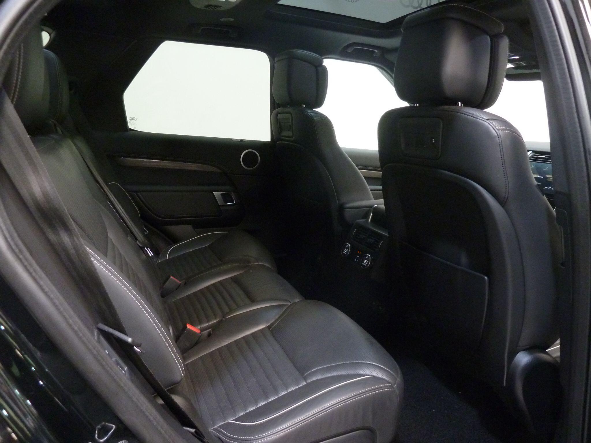 Land Rover Discovery 3.0 P360  Metropolitan Edition   <br/><br/>PAN ROOF + HUD + BLACK PACK