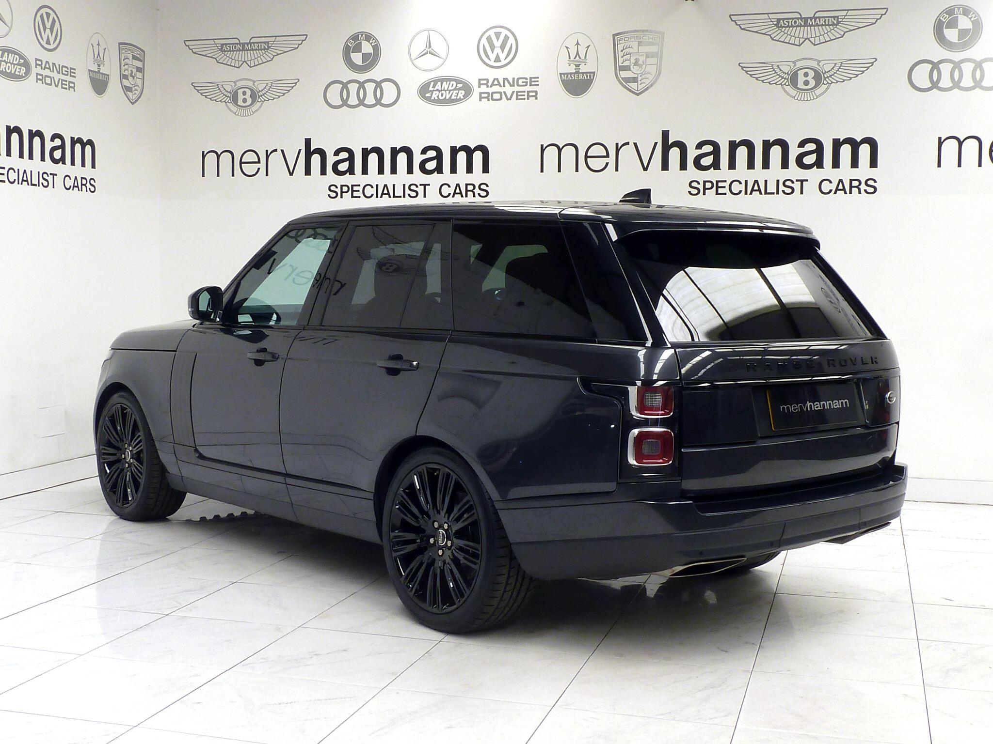 Land Rover Range Rover 3.0 P400  Vogue   <br/><br/>PAN ROOF + BLACK PACK + TV