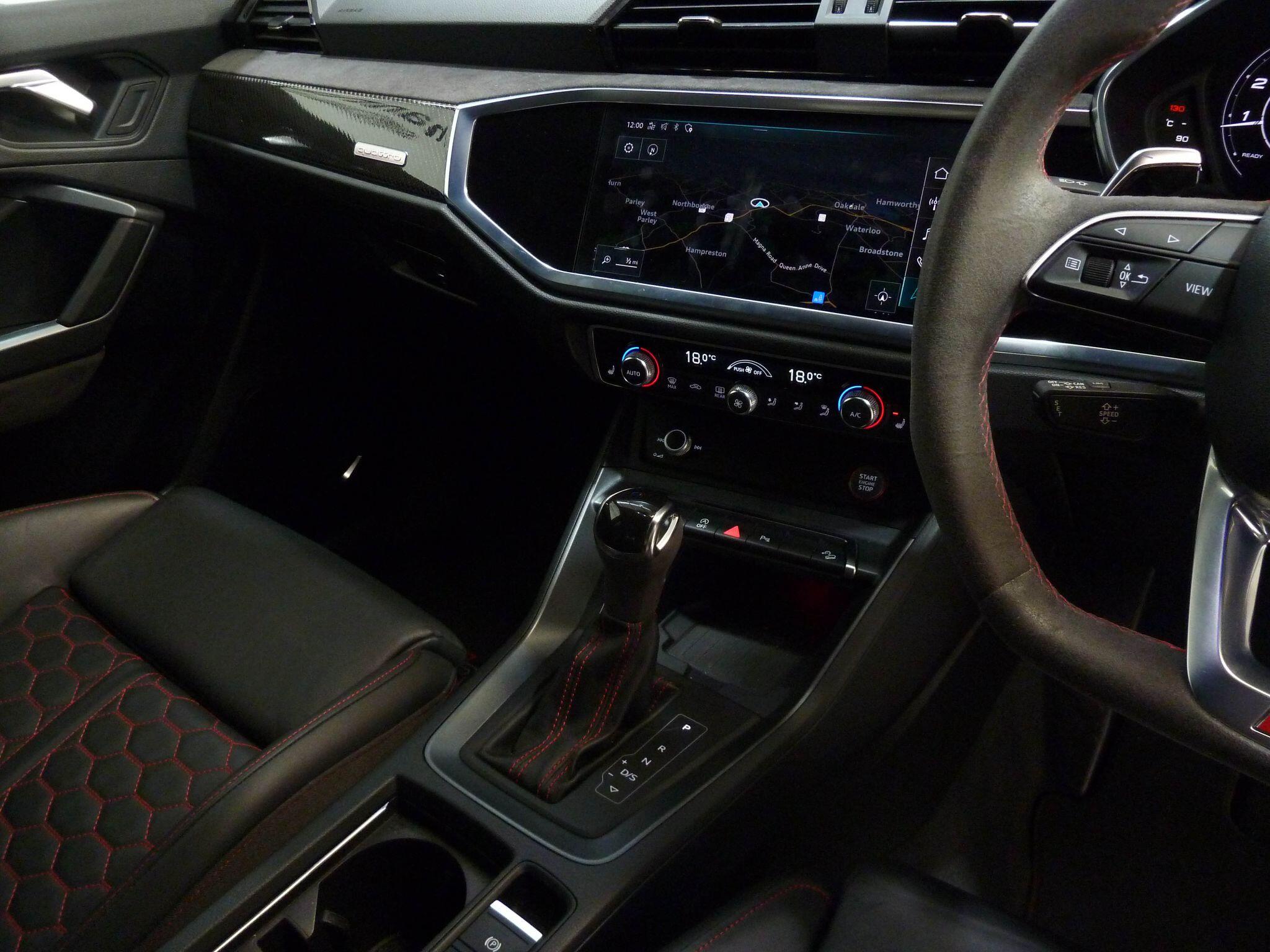 Audi RS Q3 2.5 TFSI S Tronic quattro   <br/><br/>CERAMIC BRAKES + RS SUSPENSION