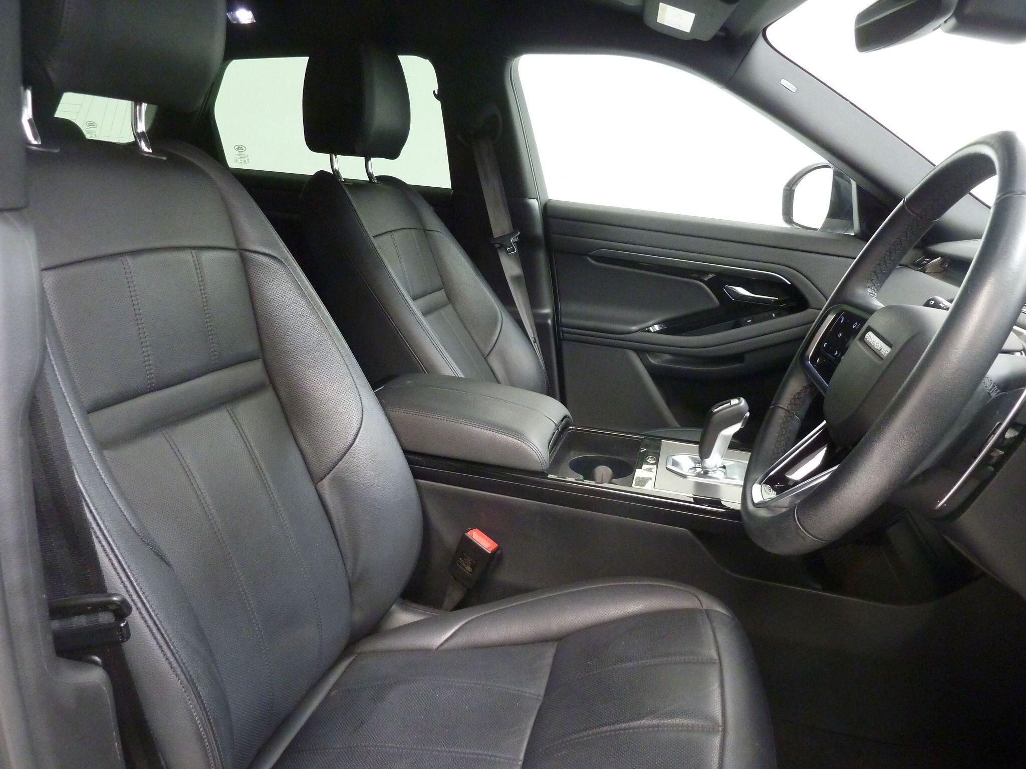 Land Rover Range Rover Evoque 2.0 D200  R-Dynamic S   <br/><br/>BLACK EXTERIOR DESIGN PACK