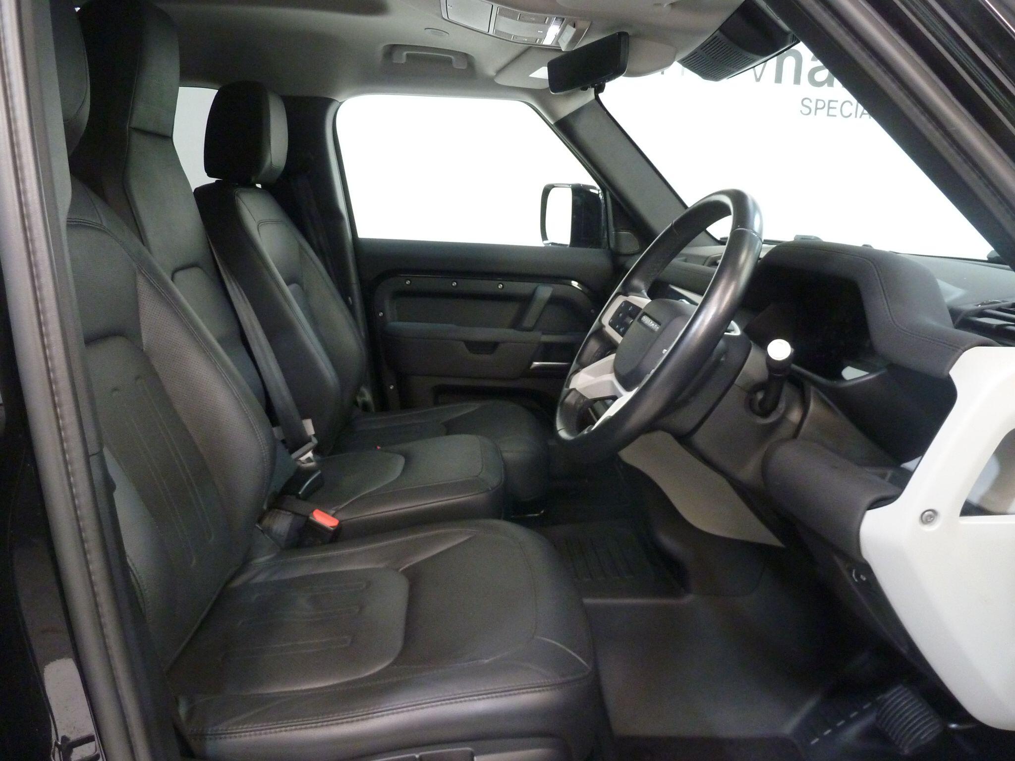 Land Rover Defender 110 3.0 D250  S SUV  Diesel   (250 ps)<br/><br/>HAWKE BLACK EDITION + 6 SEATS