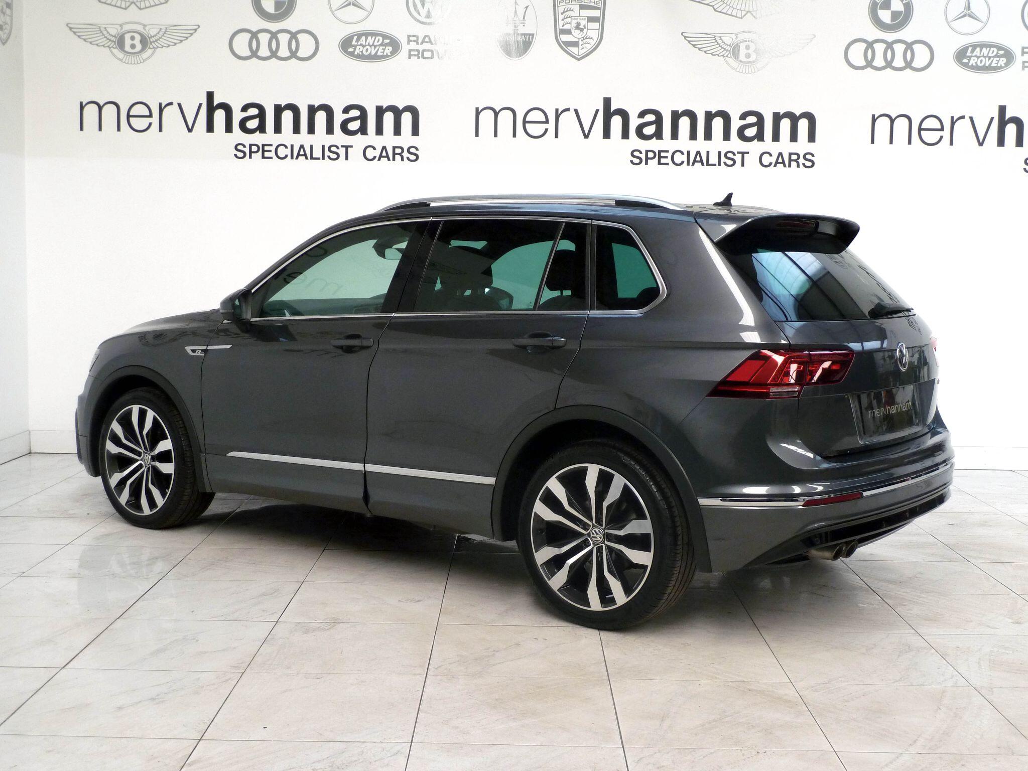 Volkswagen Tiguan 2.0 TDI BlueMotion Tech R-Line SUV  Diesel DSG 4Motion   (150 ps)<br/><br/>PAN ROOF + SAT NAV + AUTO