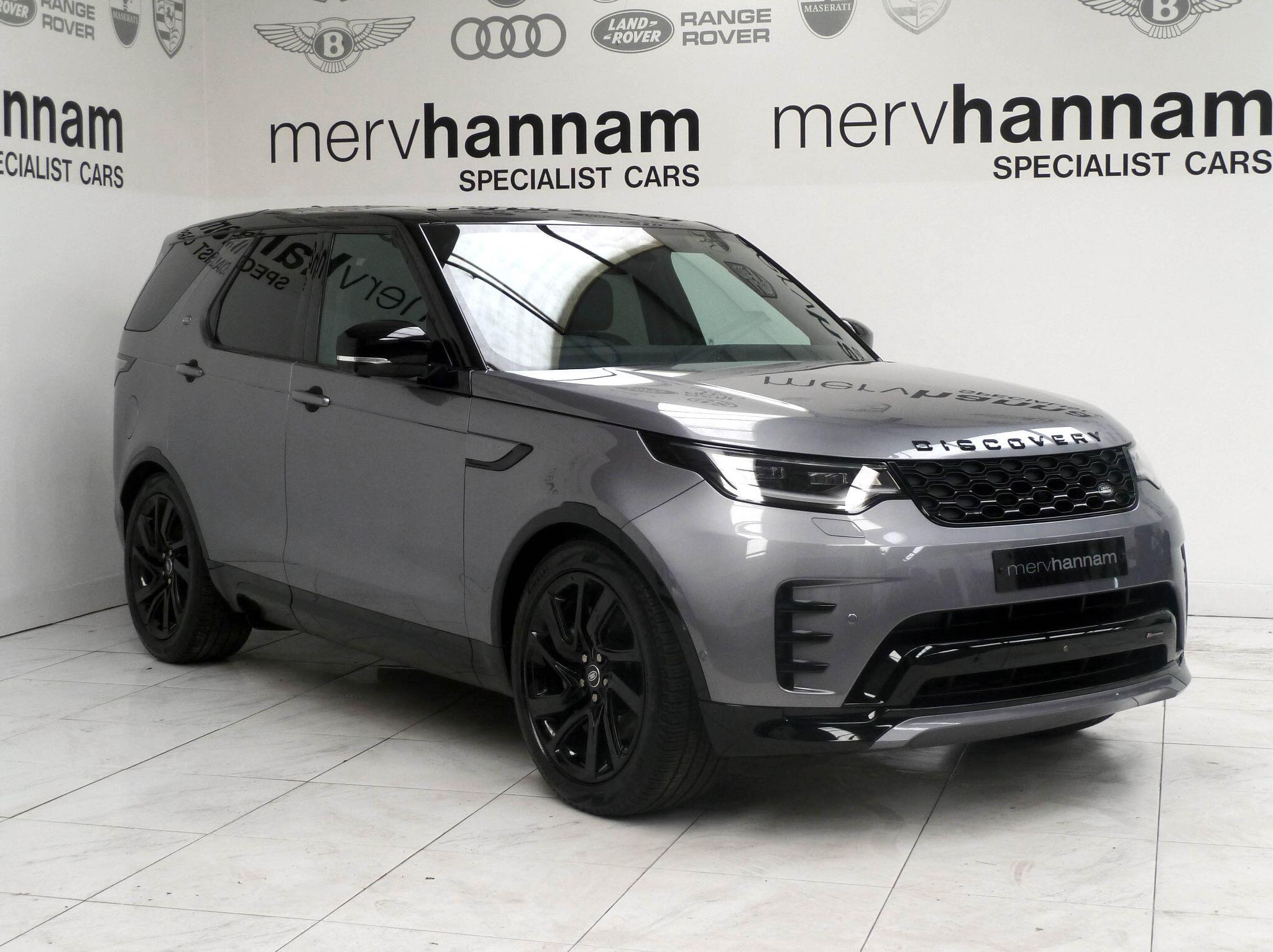 Land Rover Discovery 3.0   R-Dynamic SE   <br/><br/>PAN ROOF + BLACK PACK