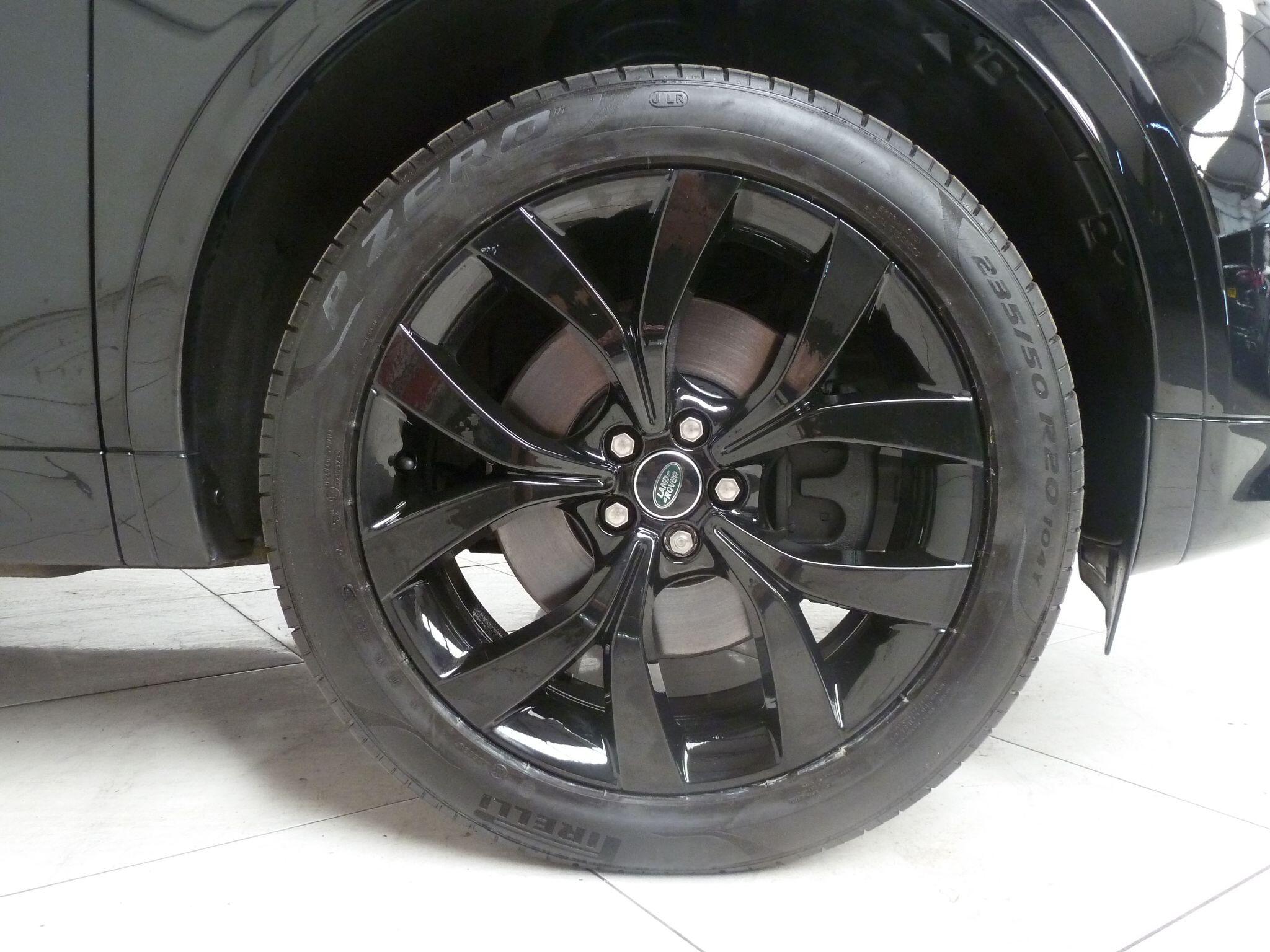 Land Rover Discovery Sport 1.5 P300e 12.2kWh Urban Edition   <br/><br/>PAN ROOF + BLACK PACK