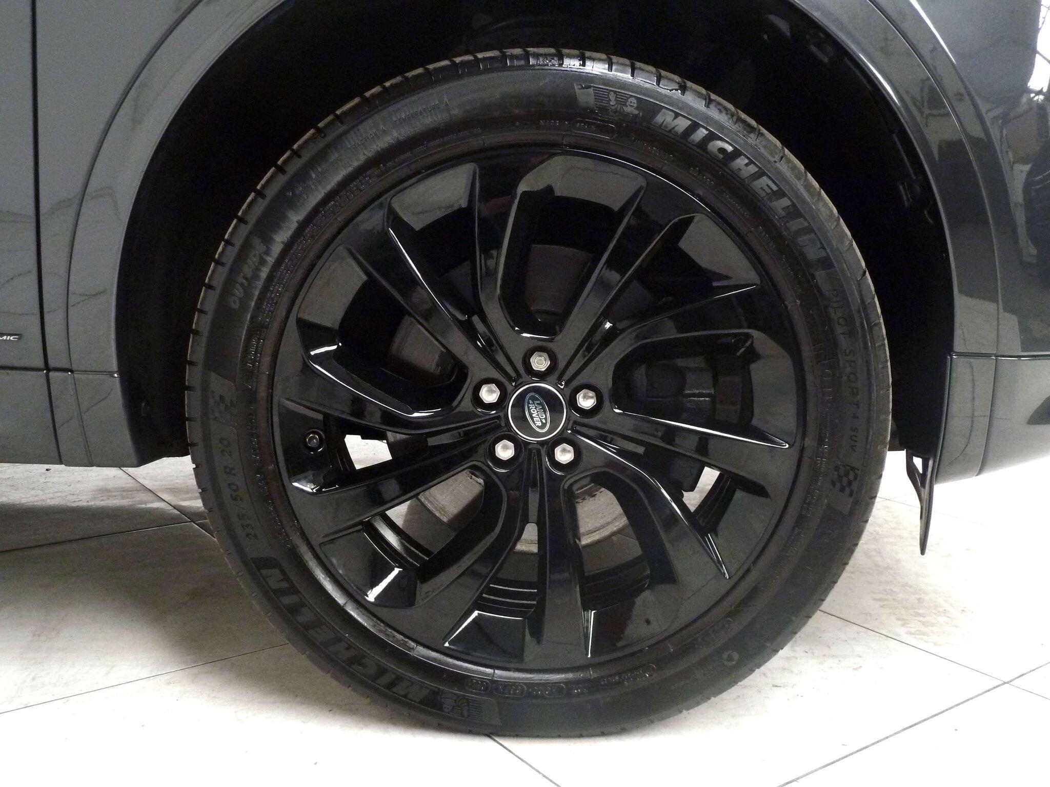 Land Rover Discovery Sport 1.5 P300e 12.2kWh R-Dynamic HSE   <br/><br/>BLACK PACK + PAN ROOF