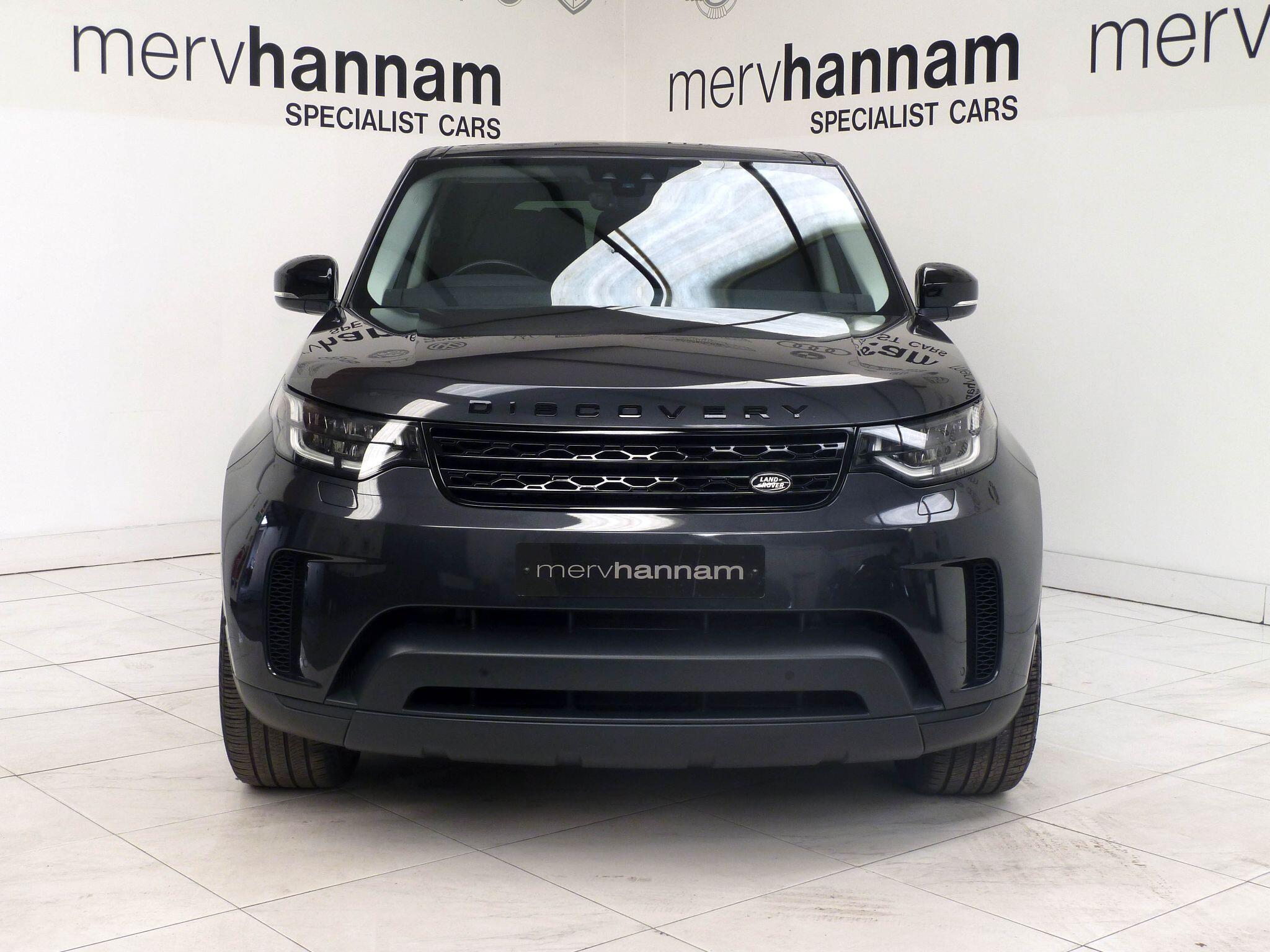 Land Rover Discovery 2.0 Si4 SE GPF SUV  Petrol   (300 ps)<br/><br/>BLACK EXTERIOR PACK + STEPS