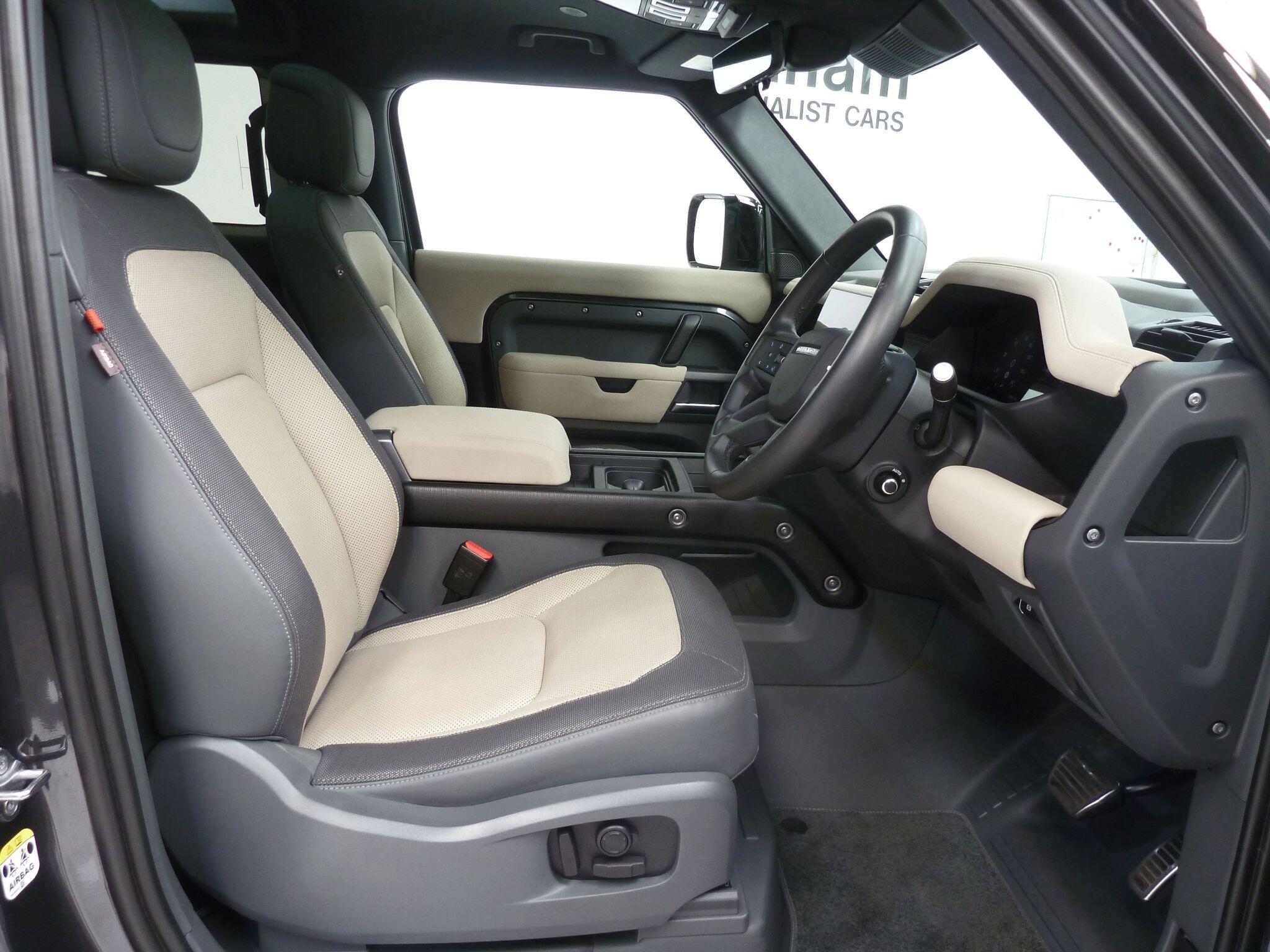 Land Rover Defender 90 3.0 P400  X   <br/><br/>PAN ROOF + HUD + BLACK PACK