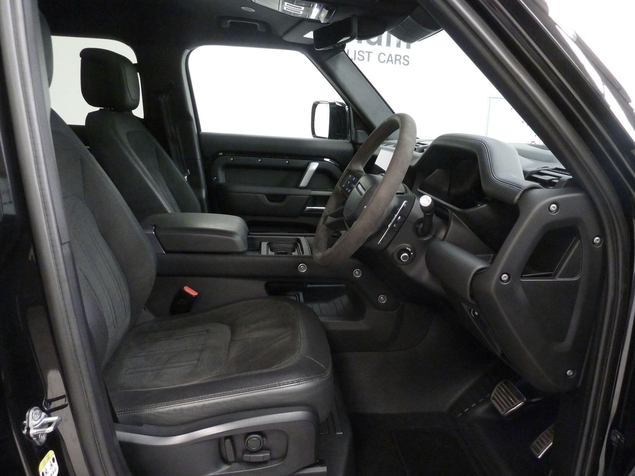 Land Rover Defender 110 5.0 P525 V8   <br/><br/>V8 DEFENDER