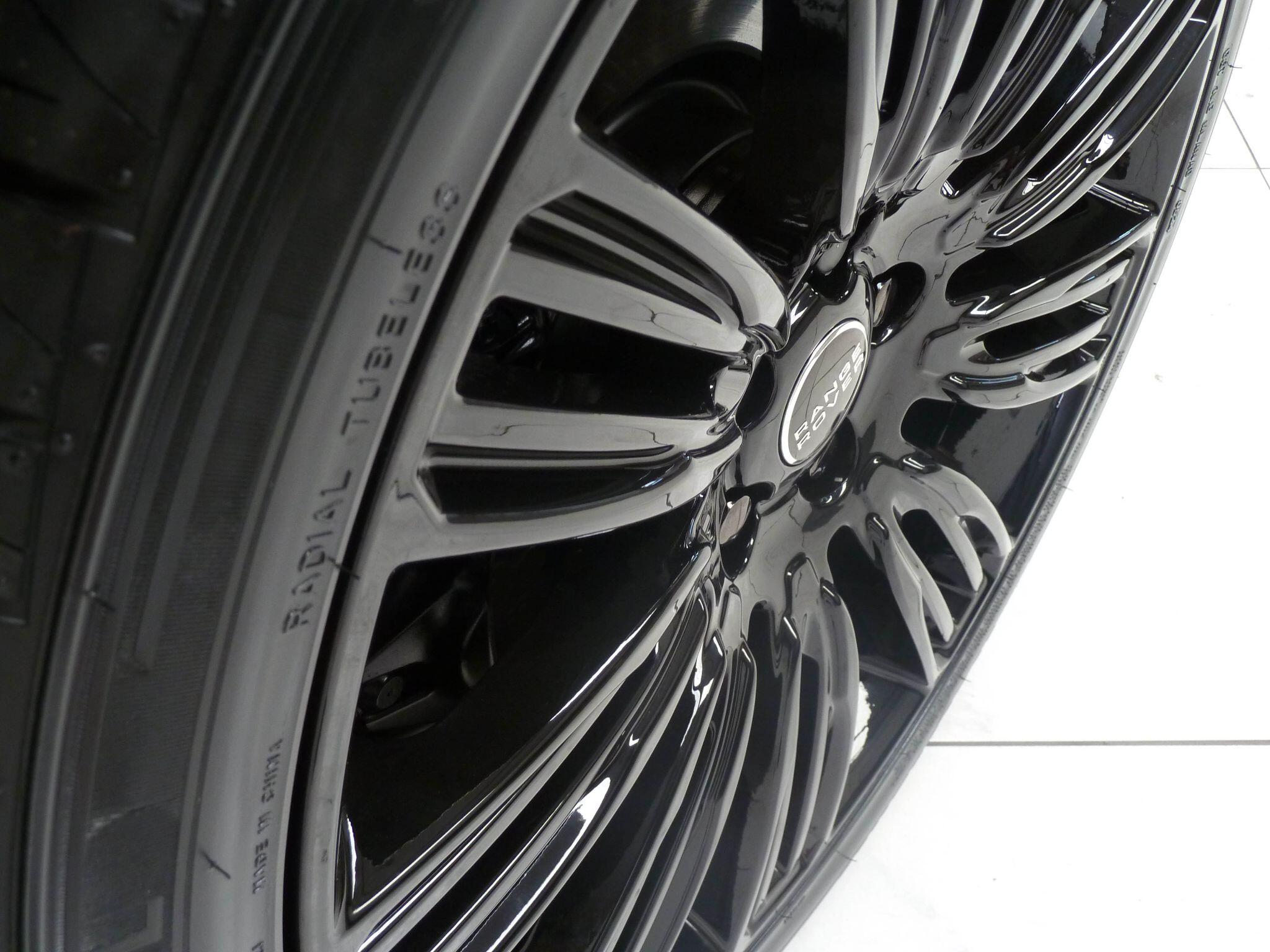 Land Rover Range Rover 3.0 SD V6 Vogue   <br/><br/>PAN ROOF + BLACK PACK + TV