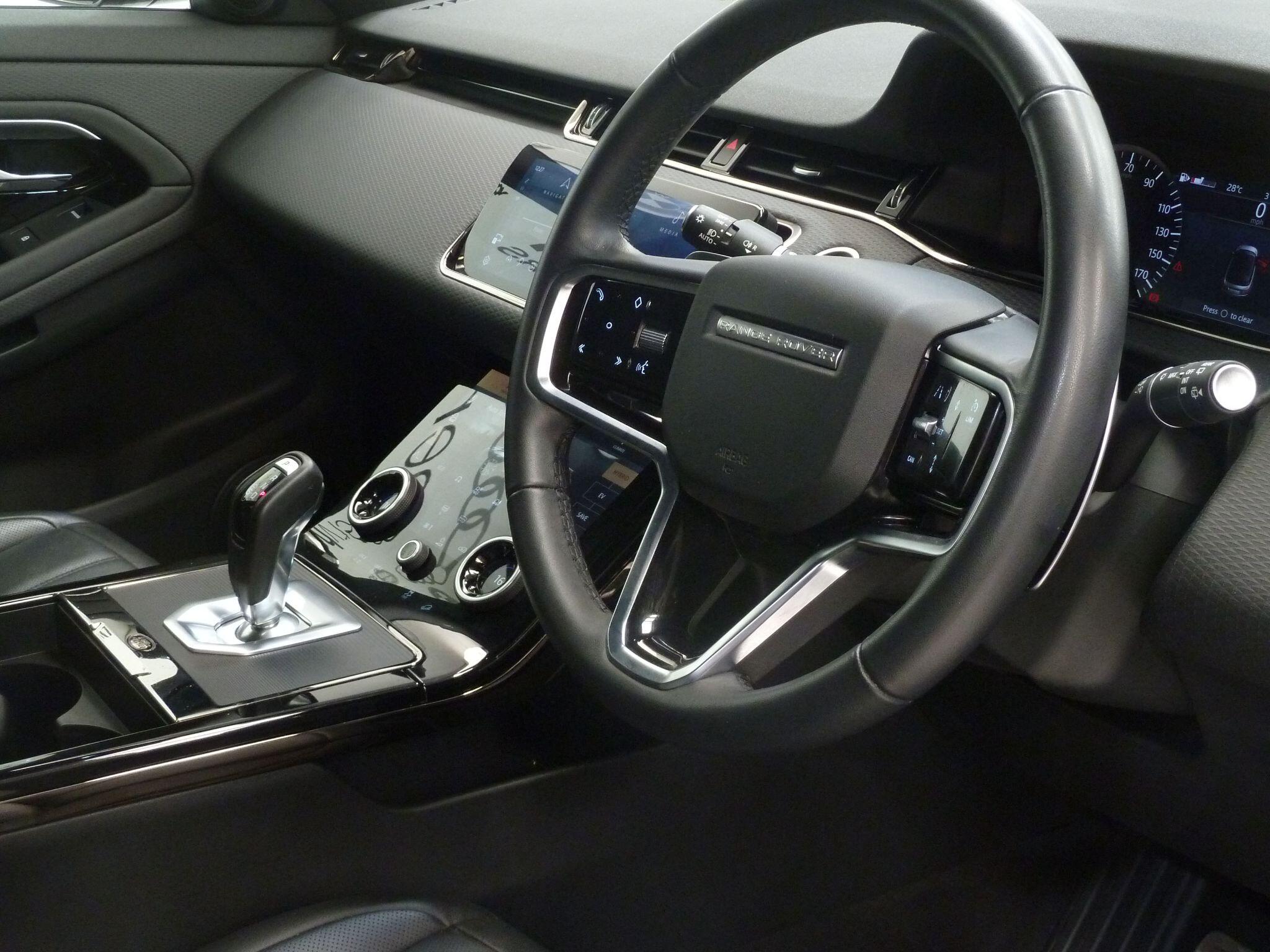 Land Rover Range Rover Evoque 1.5 P300e 12.2kWh R-Dynamic SE   <br/><br/>BLACK STYLING PACKAGE