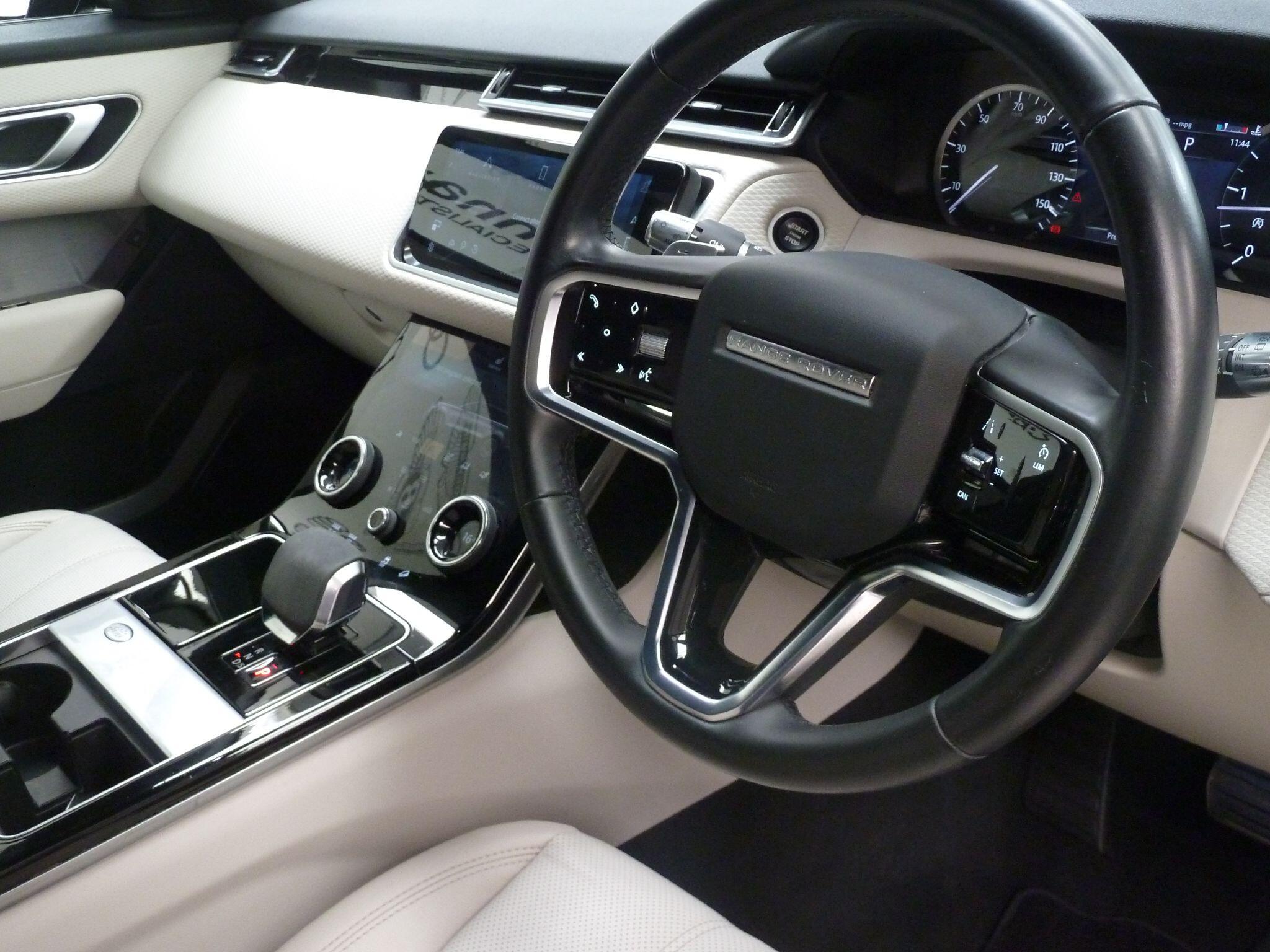 Land Rover Range Rover Velar 2.0 D200  R-Dynamic S   <br/><br/>BLACK EXTERIOR PACKAGE