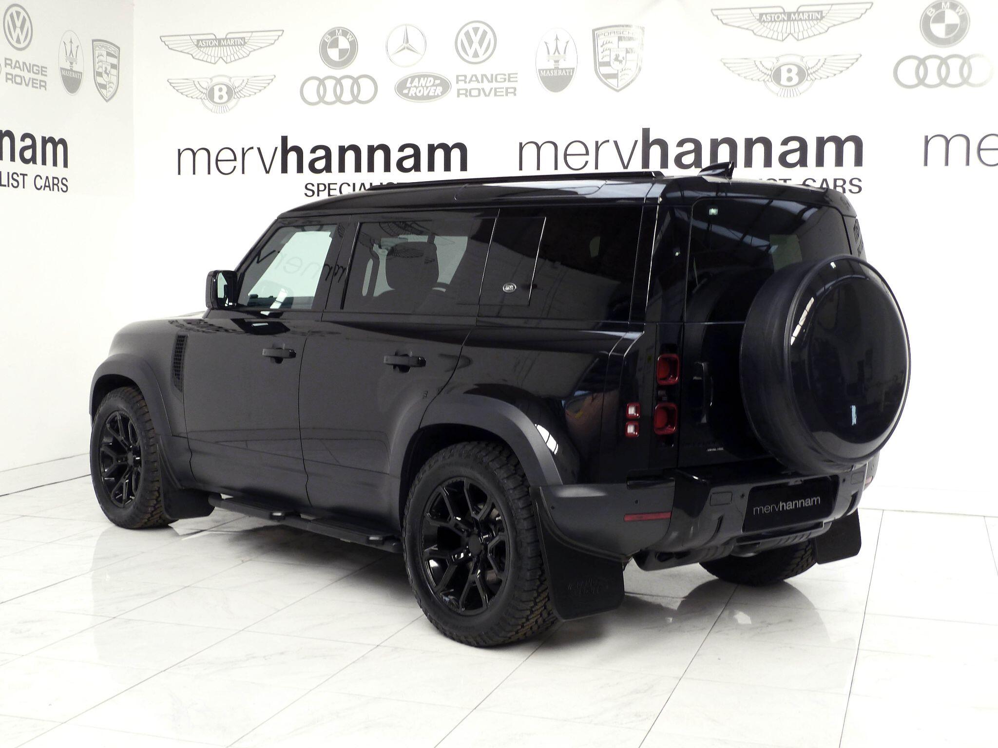 Land Rover Defender 110 2.0 SD4 SE   <br/><br/>PROJEX BLACK EDITION
