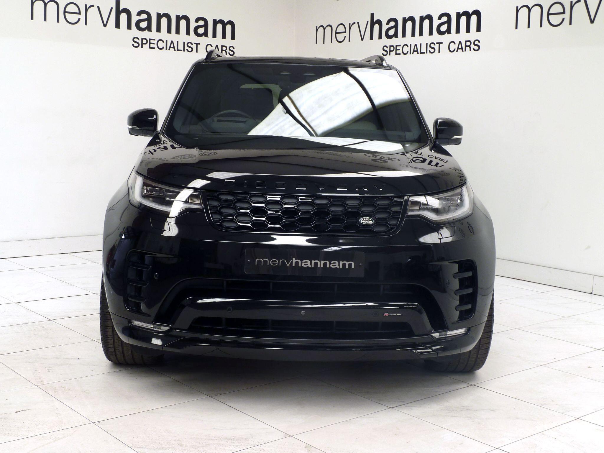 Land Rover Discovery 3.0   Metropolitan Edition   <br/><br/>PAN ROOF + BLACK PACK + STEPS