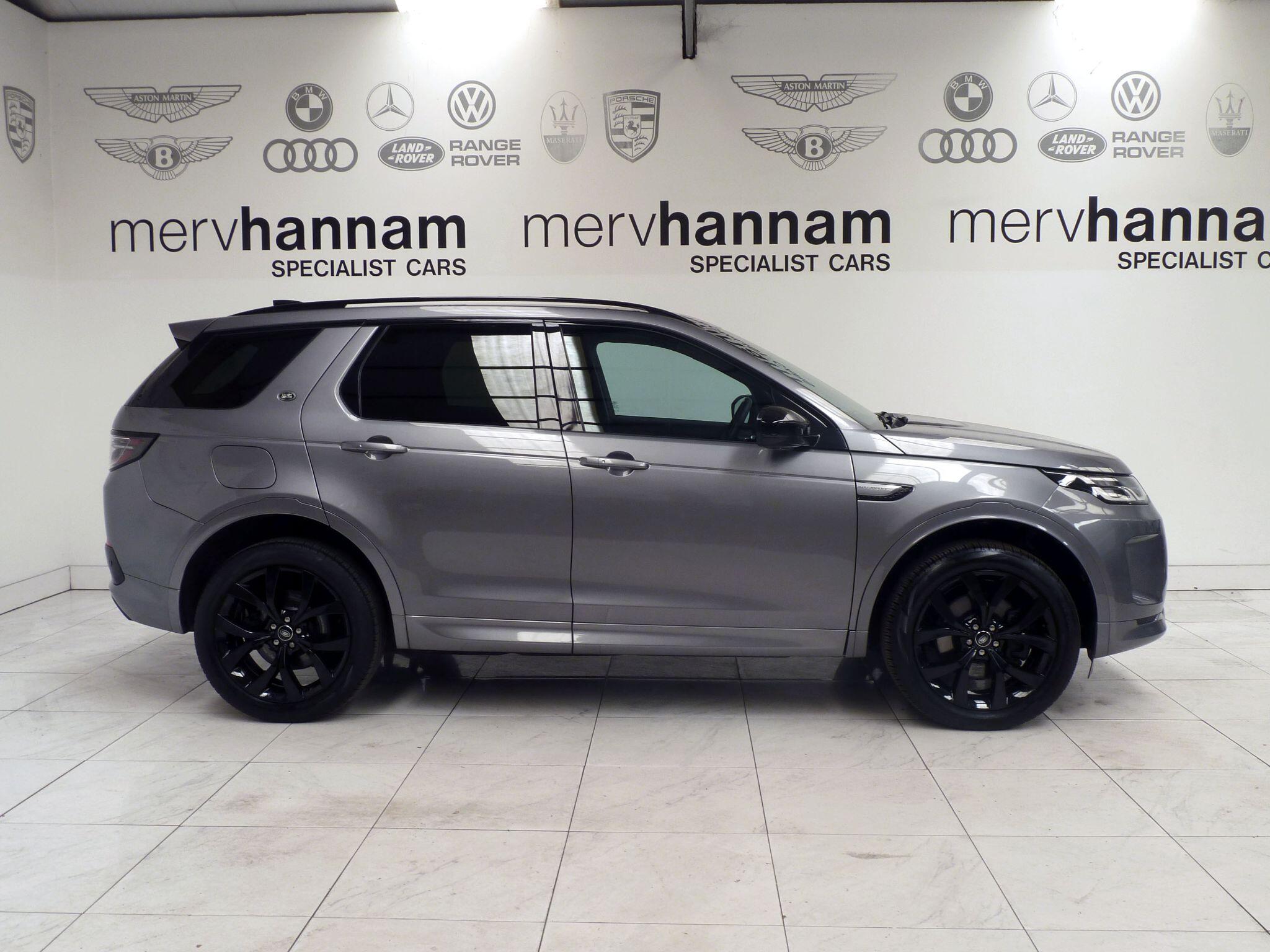 Land Rover Discovery Sport 1.5 P300e 12.2kWh Urban Edition   <br/><br/>PAN ROOF + BLACK PACK