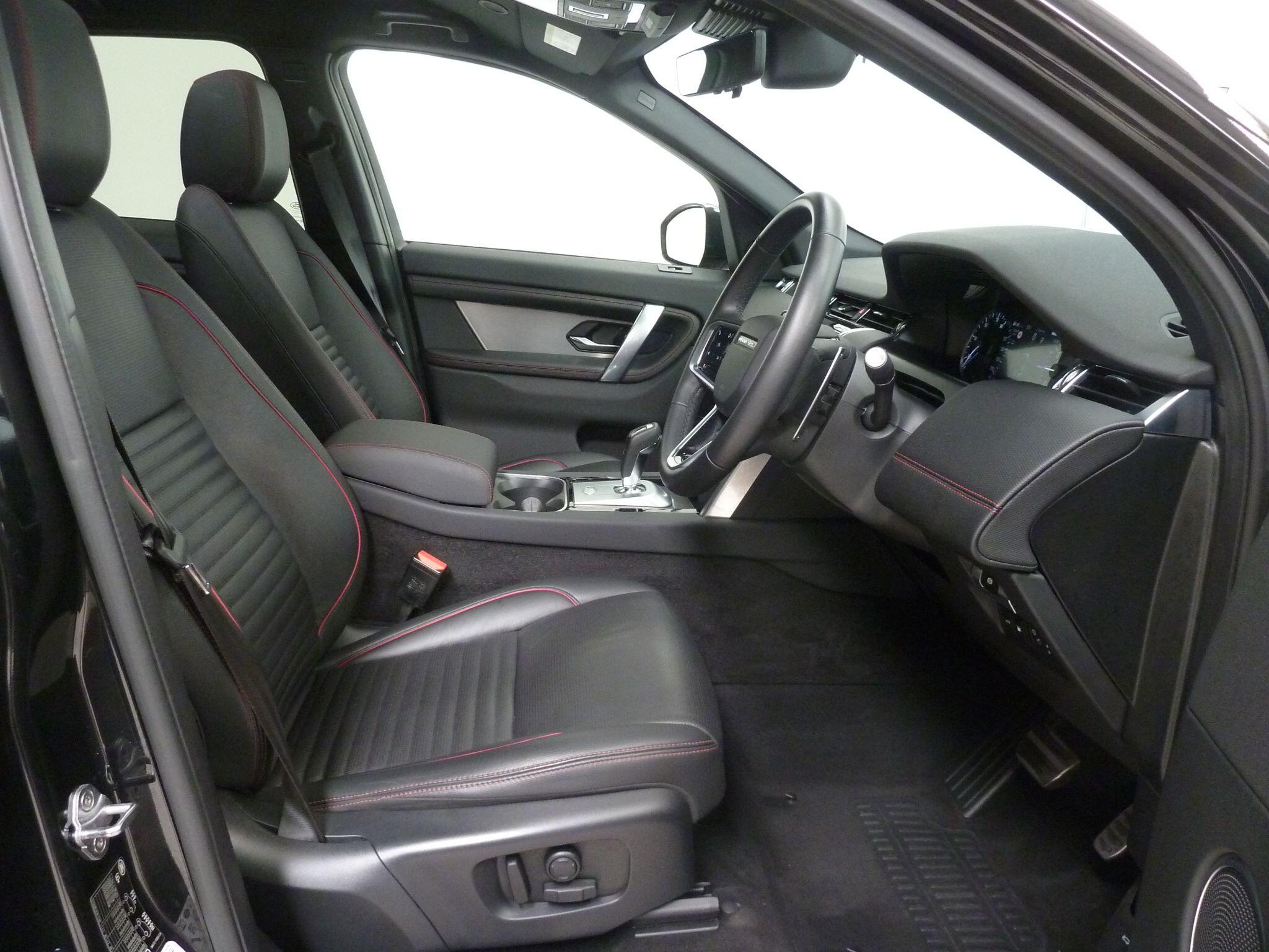 Land Rover Discovery Sport 1.5 P300e 12.2kWh Urban Edition   <br/><br/>PAN ROOF + BLACK PACK