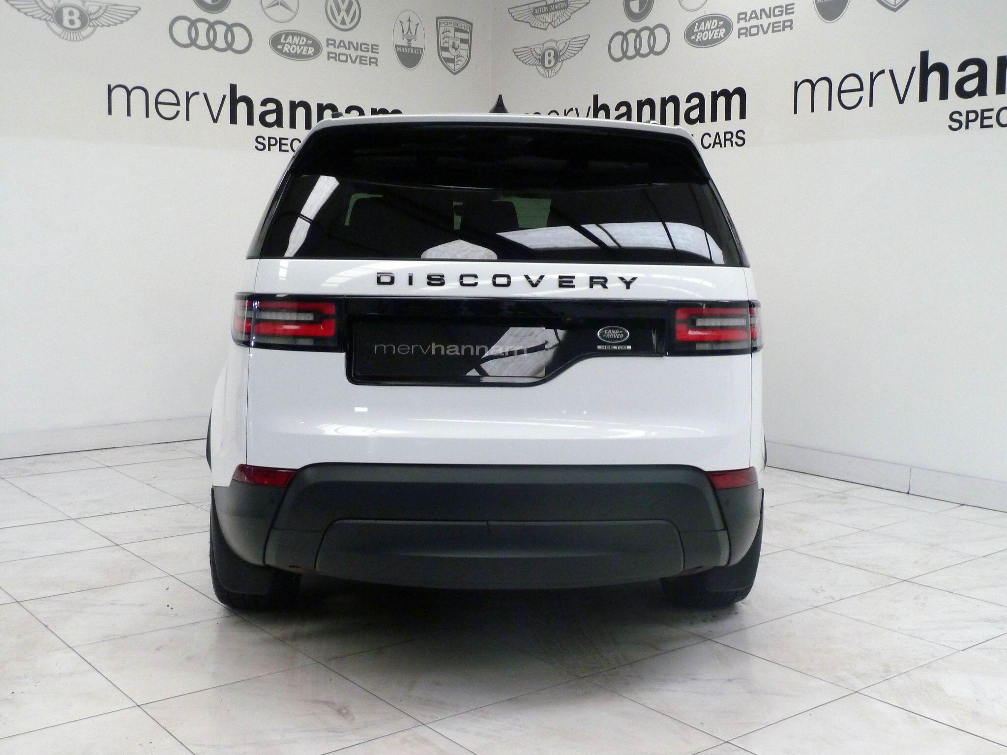 Land Rover Discovery 3.0 TD V6 HSE SUV  Diesel   (258 ps)<br/><br/>PAN ROOF + BLACK PACK + STEPS