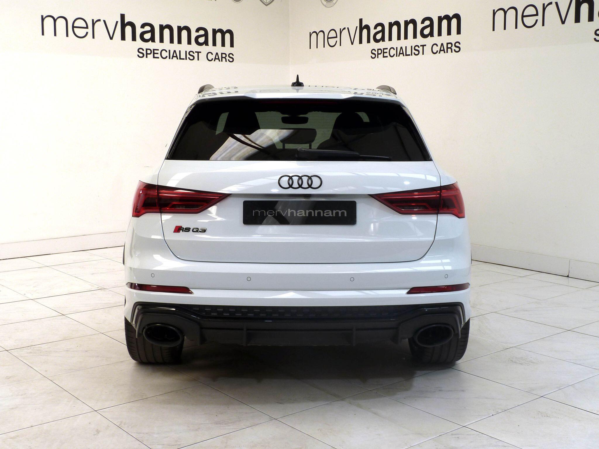 Audi RS Q3 2.5 TFSI S Tronic quattro   <br/><br/>CERAMIC BRAKES + RS SUSPENSION