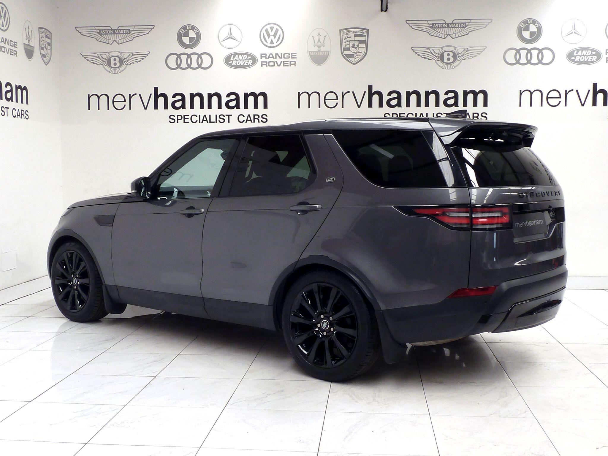 Land Rover Discovery 3.0 SD V6 HSE   <br/><br/>PAN ROOF + BLACK PACK