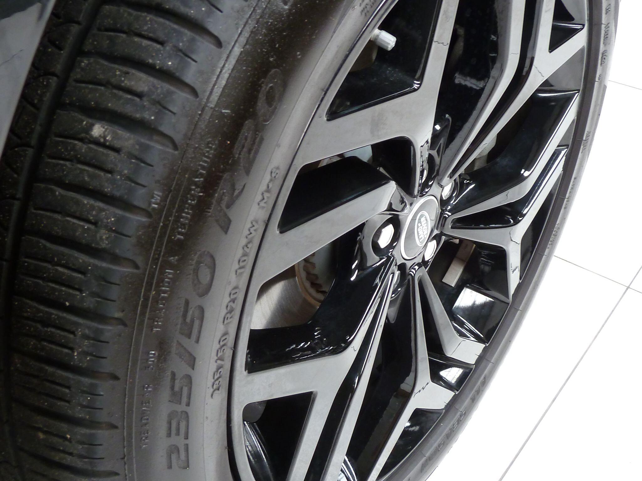 Land Rover Range Rover Evoque 1.5 P300e 12.2kWh R-Dynamic SE   <br/><br/>BLACK STYLING PACKAGE