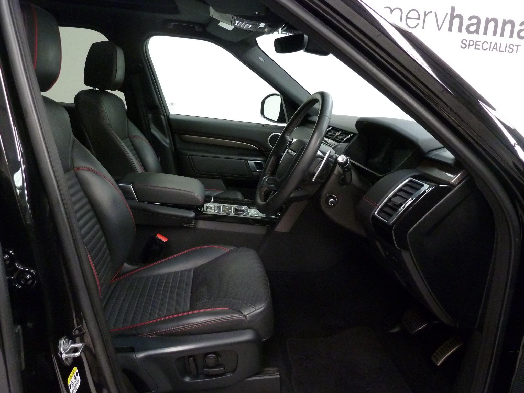 Land Rover Discovery 2.0 Si4 HSE GPF SUV  Petrol   (300 ps)<br/><br/>PAN ROOF + BLACK PACK