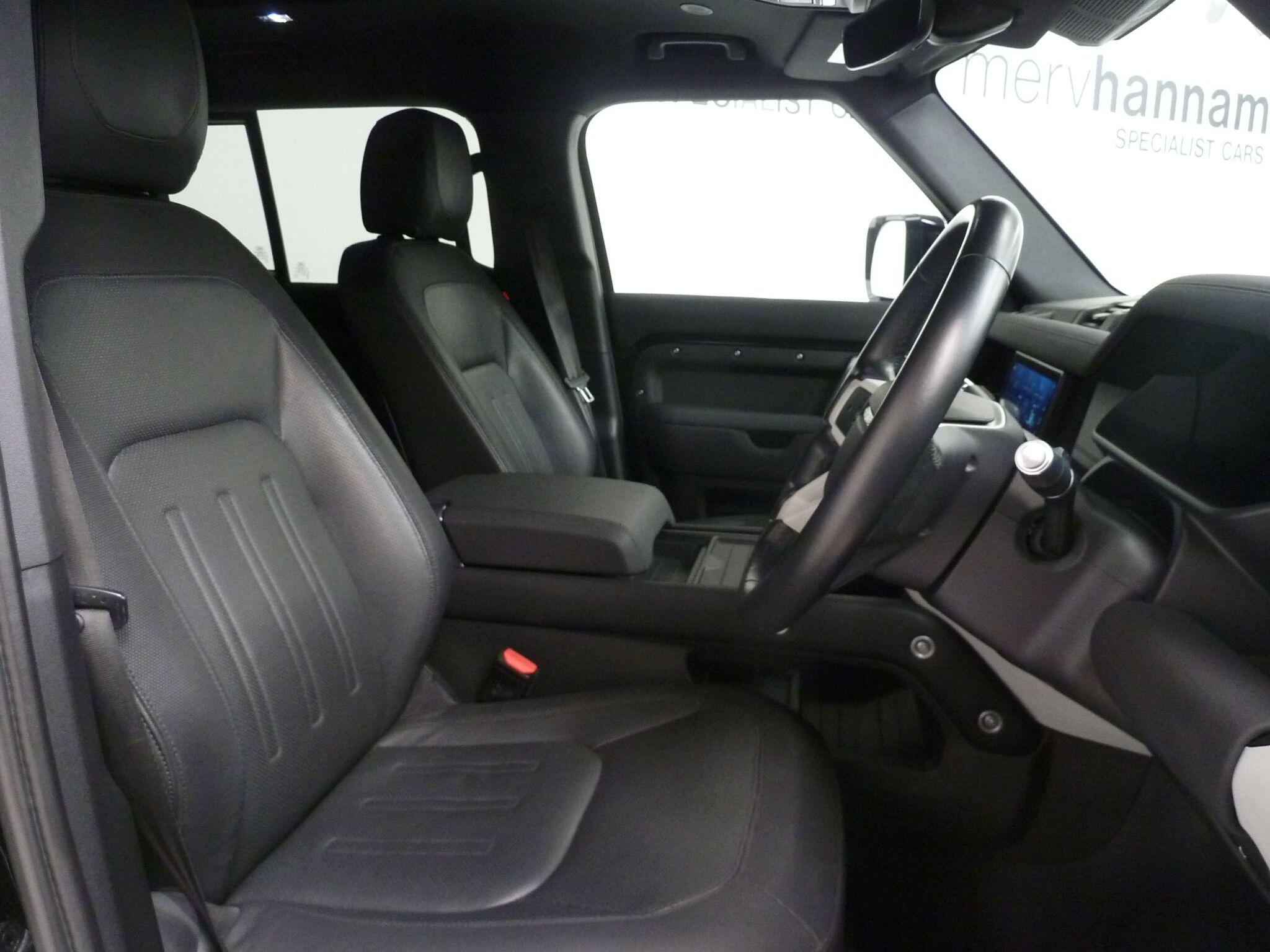 Land Rover Defender 110 3.0 D250  X-Dynamic S   <br/><br/>ROOF LIGHTS +BLACK PACK +STEPS