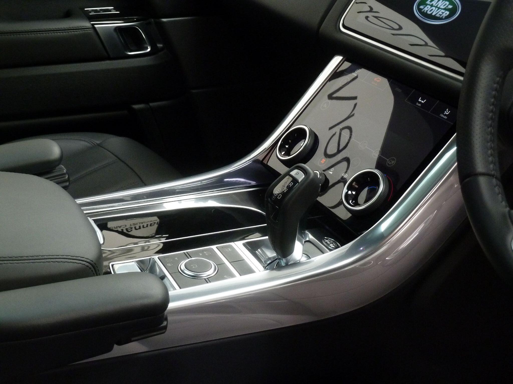 Land Rover Range Rover Sport 2.0 P400e  HSE Dynamic Black   <br/><br/>PAN ROOF + BLACK PACK + STEPS