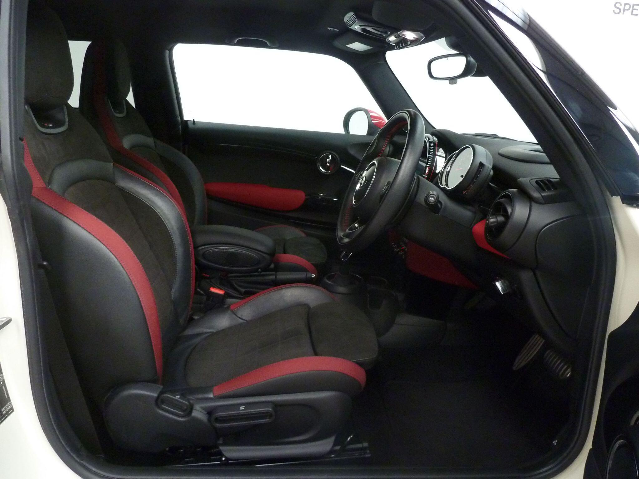 MINI Hatch 2.0 John Cooper Works  <br/><br/>HEAD UP + HARMAN + NAV + AUTO