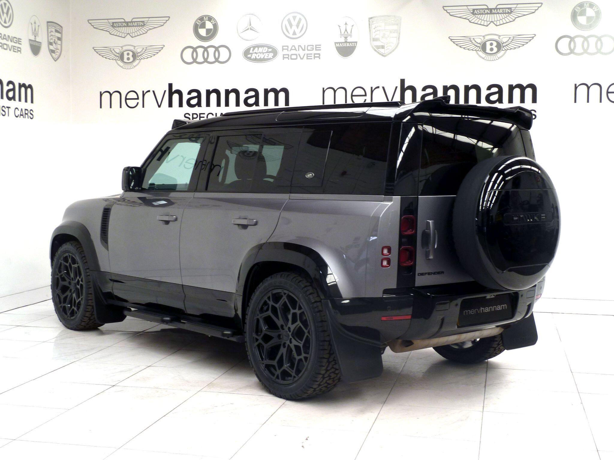 Land Rover Defender 110 2.0 P300 SE   <br/><br/>HAWKE EIGER EDITION