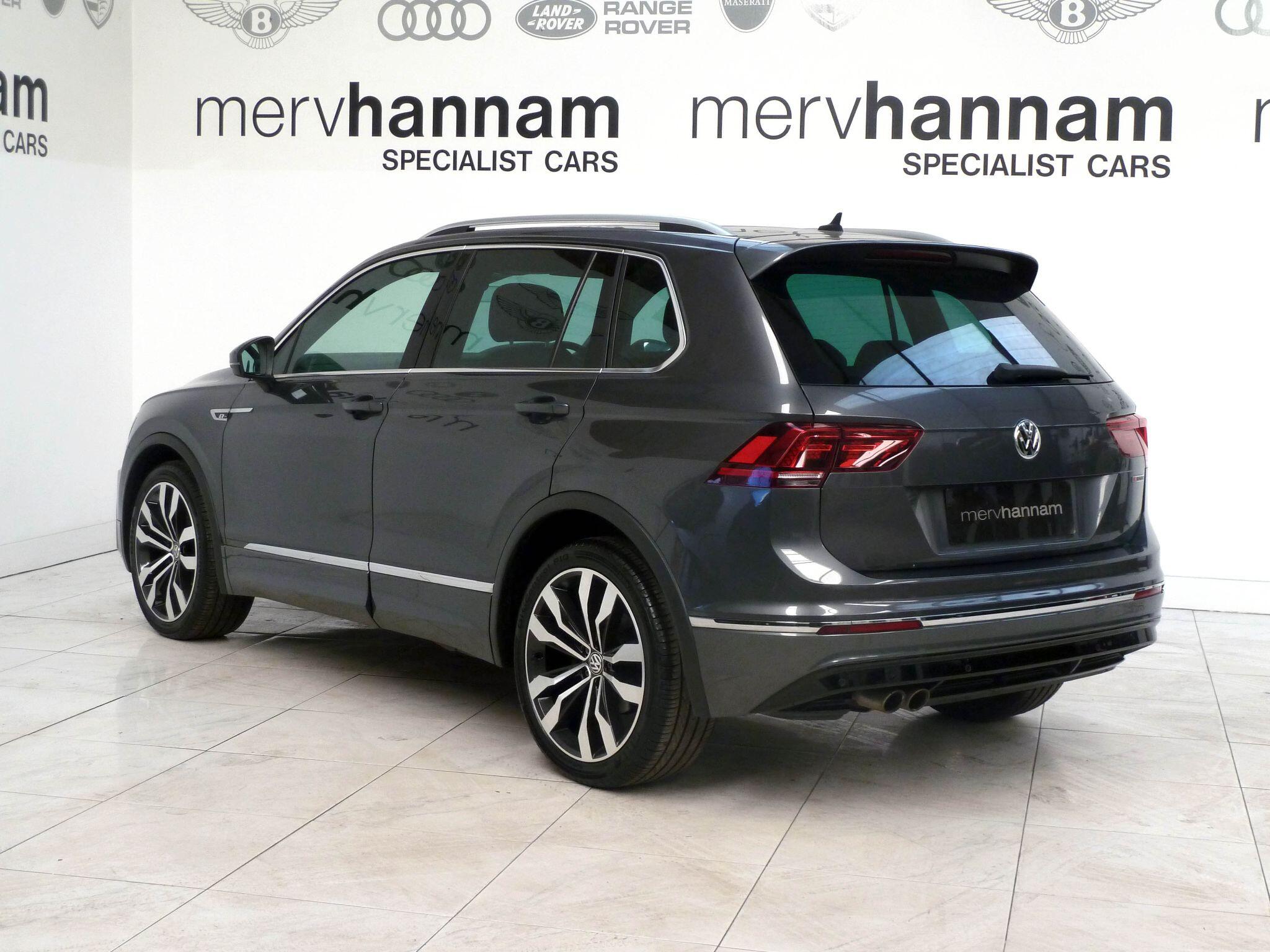 Volkswagen Tiguan 2.0 TDI BlueMotion Tech R-Line SUV  Diesel DSG 4Motion   (150 ps)<br/><br/>PAN ROOF + SAT NAV + AUTO