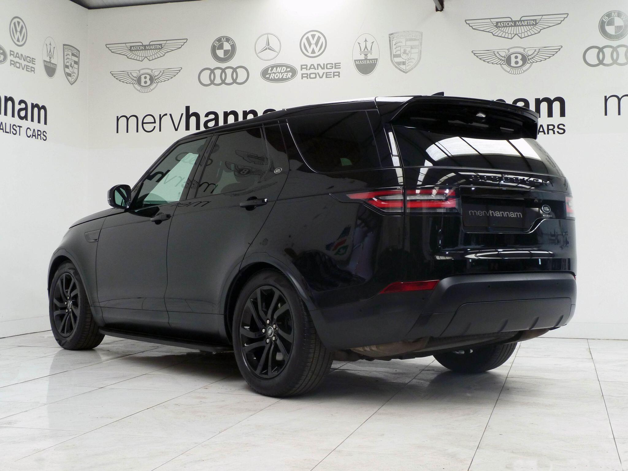 Land Rover Discovery 2.0 Si4 HSE   <br/><br/>PAN ROOF + BLACK PACK + STEPS