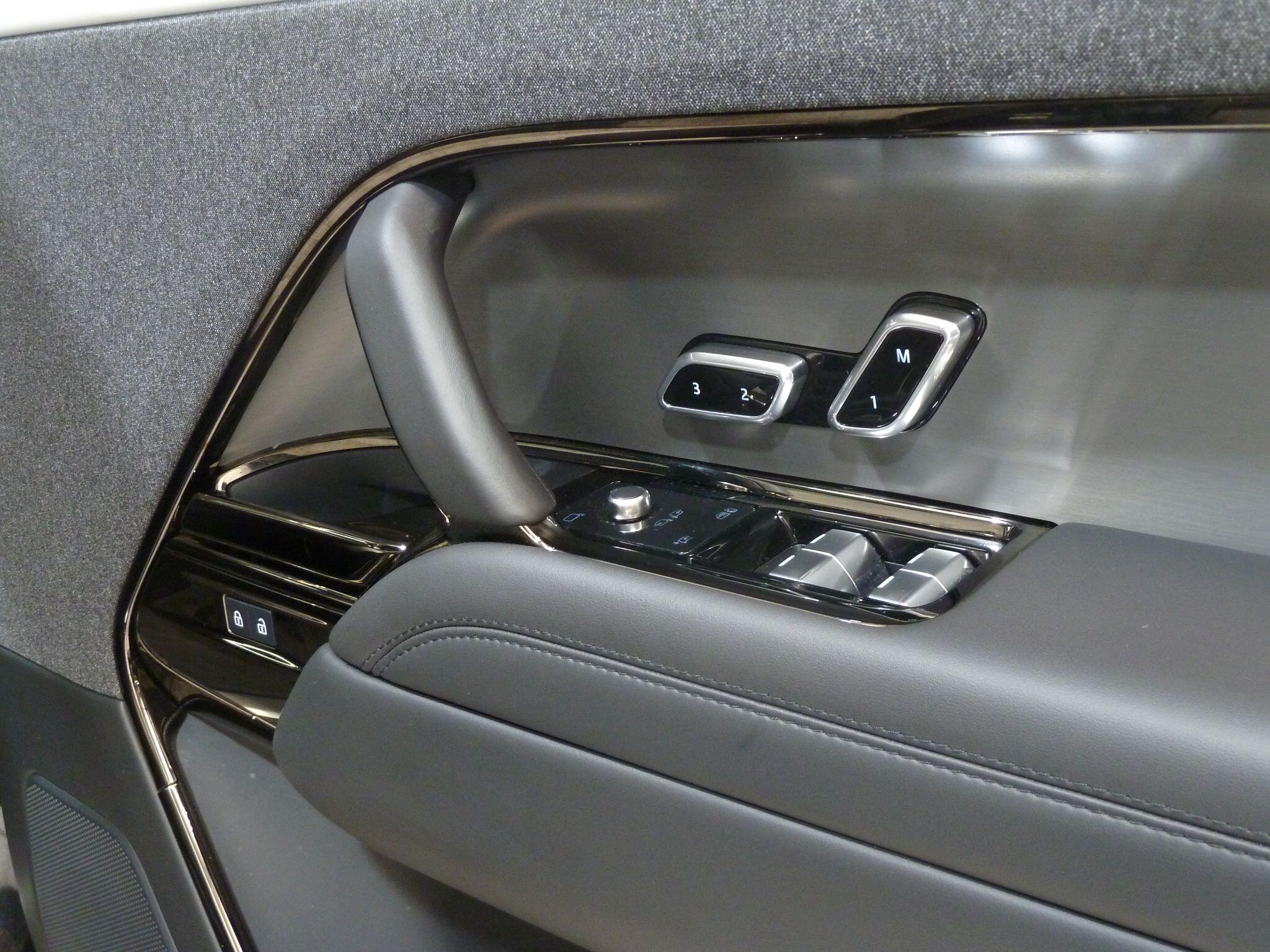 Land Rover Range Rover Sport 3.0 P460e 38.2kWh Dynamic SE   <br/><br/>PAN ROOF + BLACK PACK + HUD