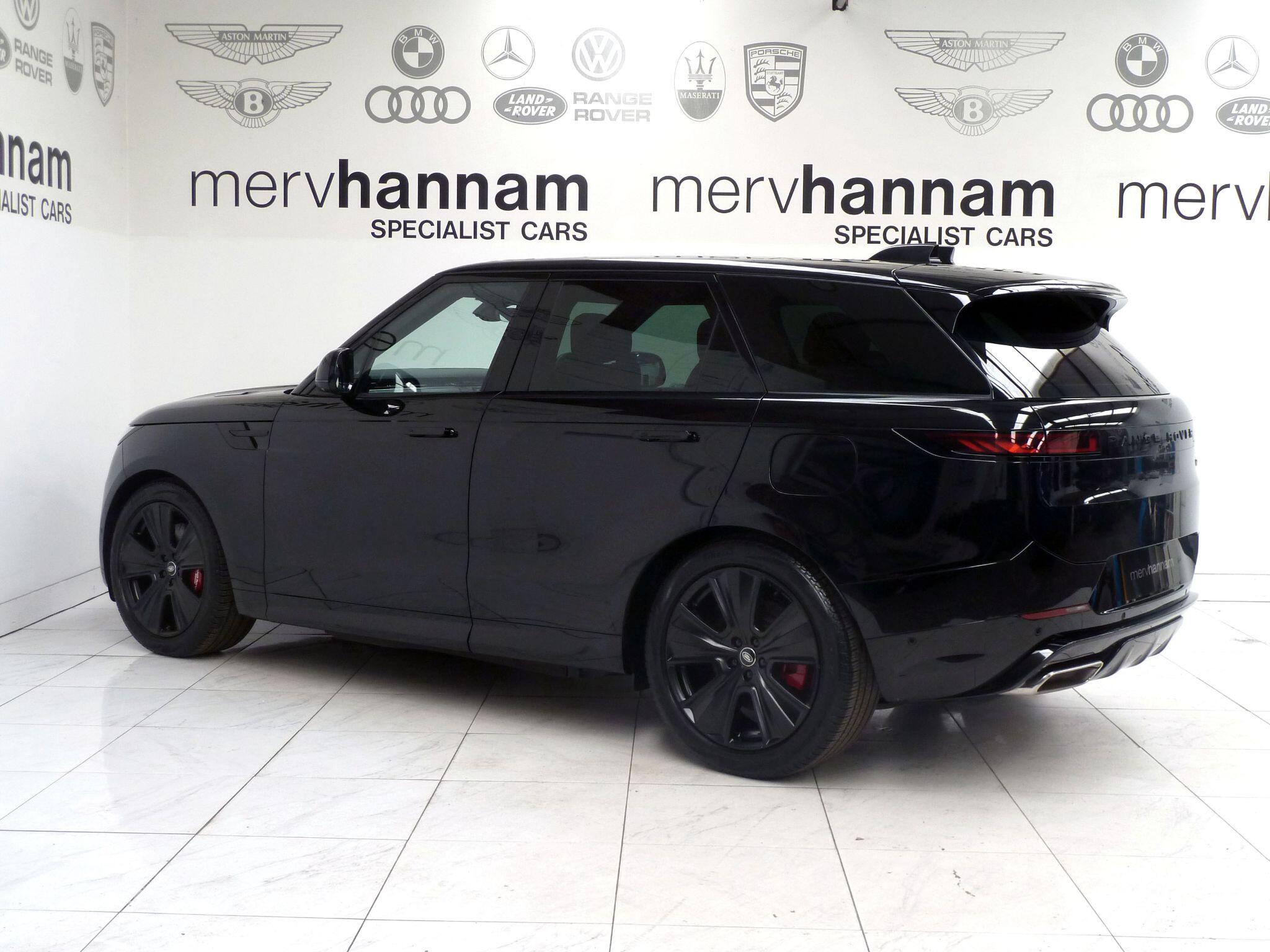 Land Rover Range Rover Sport 3.0 P440e 38.2kWh Dynamic SE   <br/><br/>BLACK DESIGN PACK + PAN ROOF