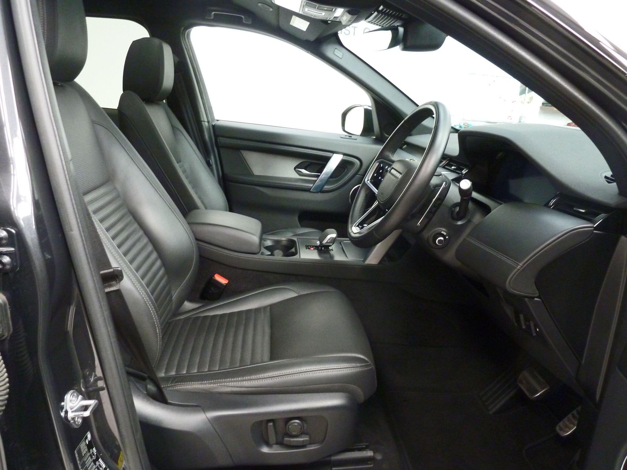 Land Rover Discovery Sport 1.5 P300e 12.2kWh Dynamic HSE   <br/><br/>PAN ROOF + BLACK PACK