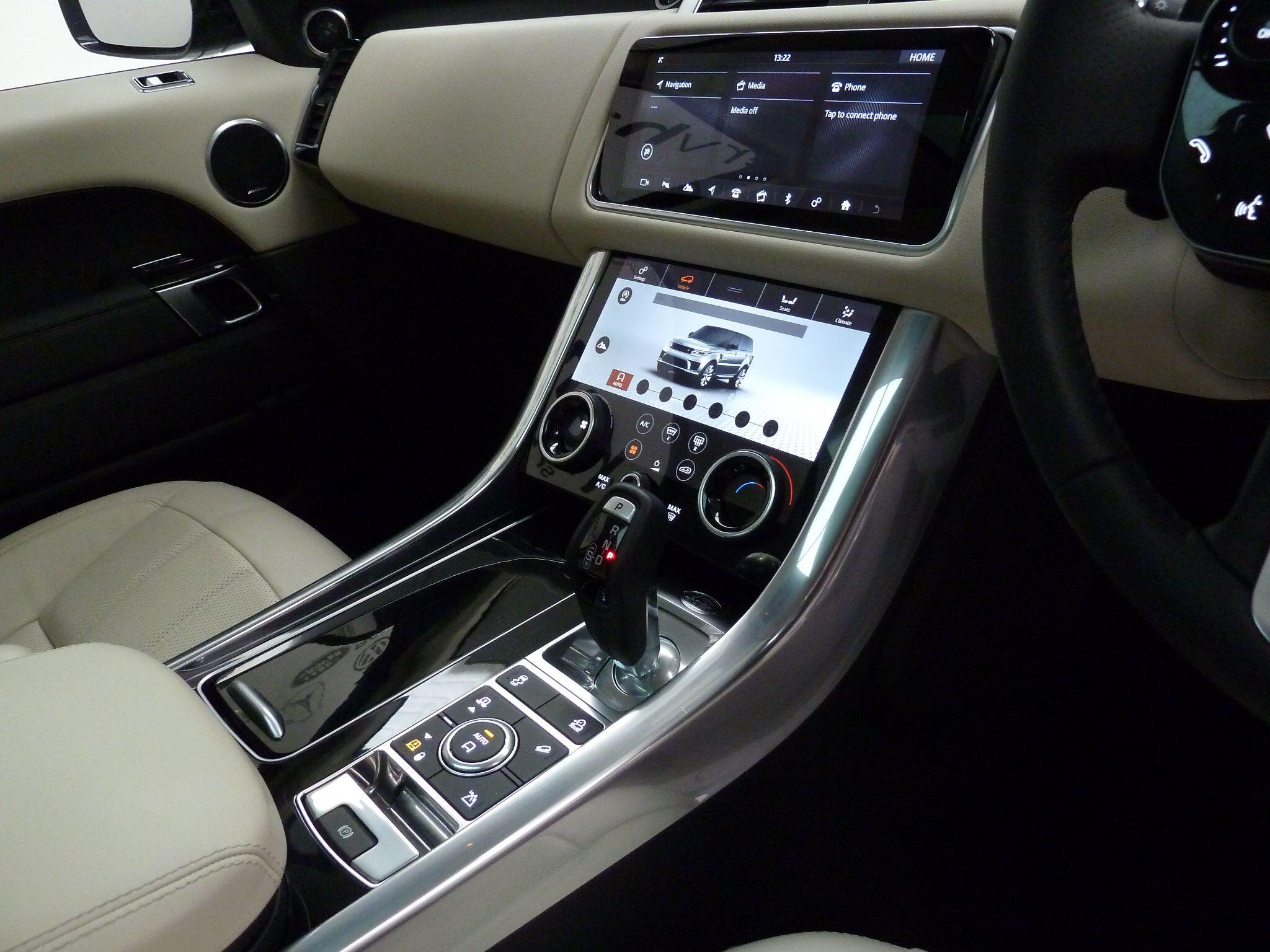 Land Rover Range Rover Sport 3.0 SD V6 HSE   <br/><br/>AUTOBIOGRAPHY PACK + PAN ROOF
