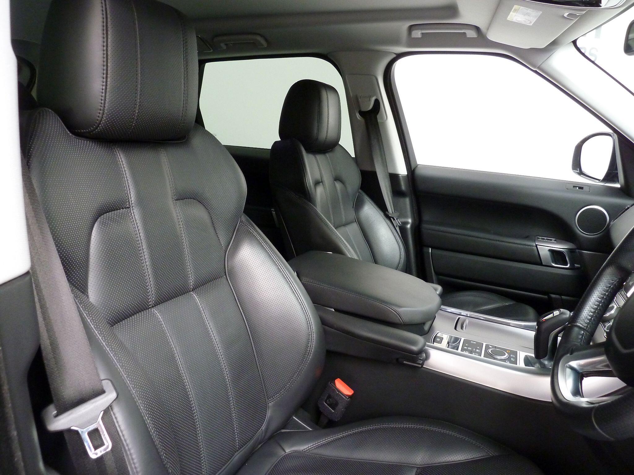 Land Rover Range Rover Sport 3.0 SD V6 HSE SUV  Diesel   (292 ps)<br/><br/>AUTOBIOGRAPHY DESIGN PACKAGE