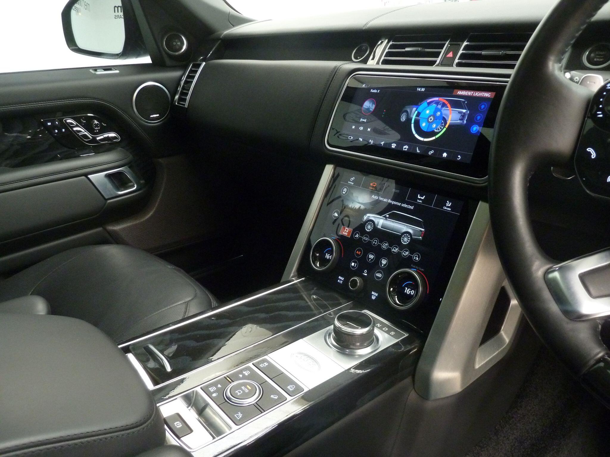 Land Rover Range Rover 3.0 P400  Autobiography SUV  Petrol   (400 ps)<br/><br/>PAN ROOF + BLACK PACK + TV