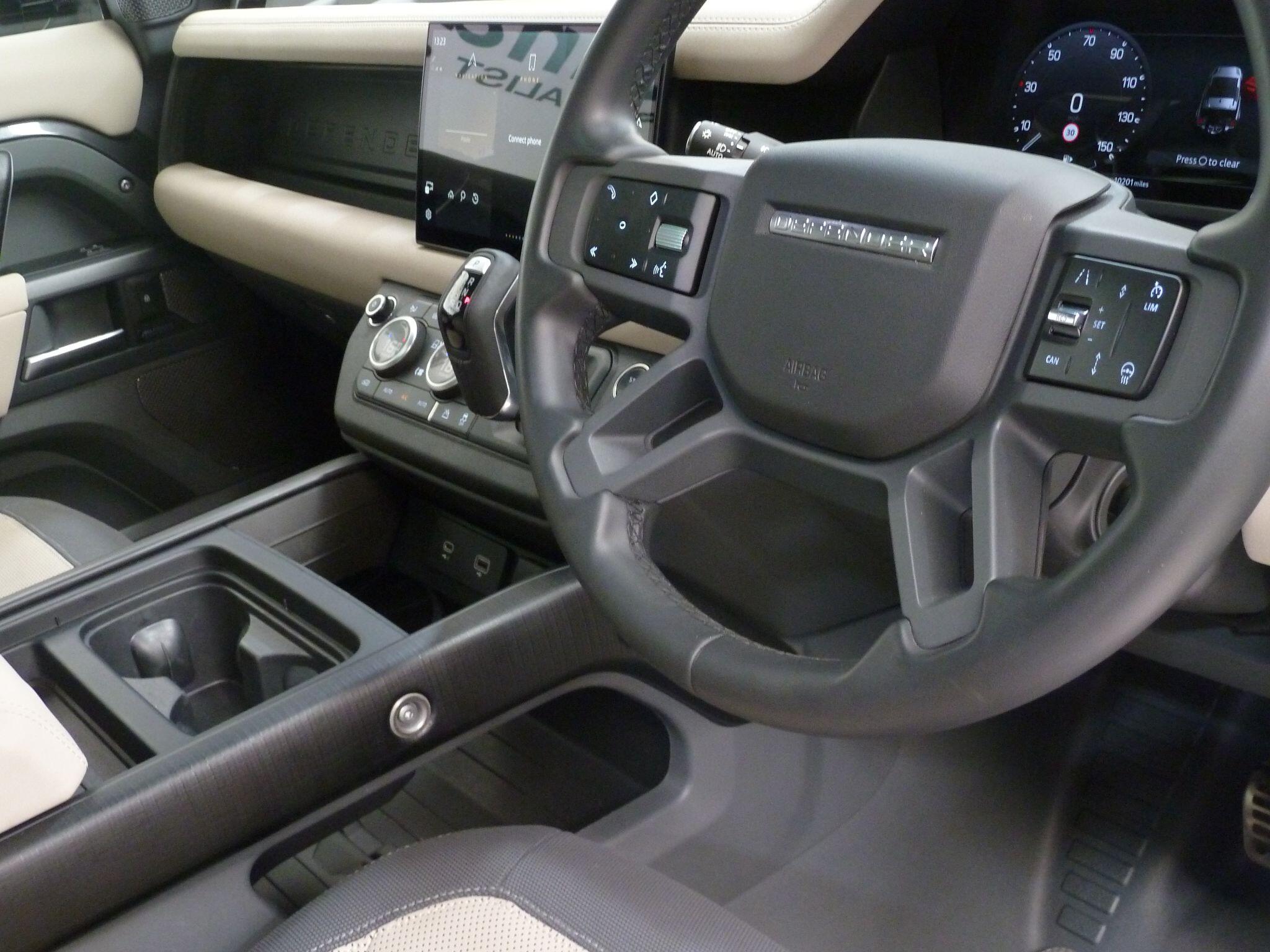 Land Rover Defender 90 3.0 P400  X   <br/><br/>PAN ROOF + HUD + BLACK PACK
