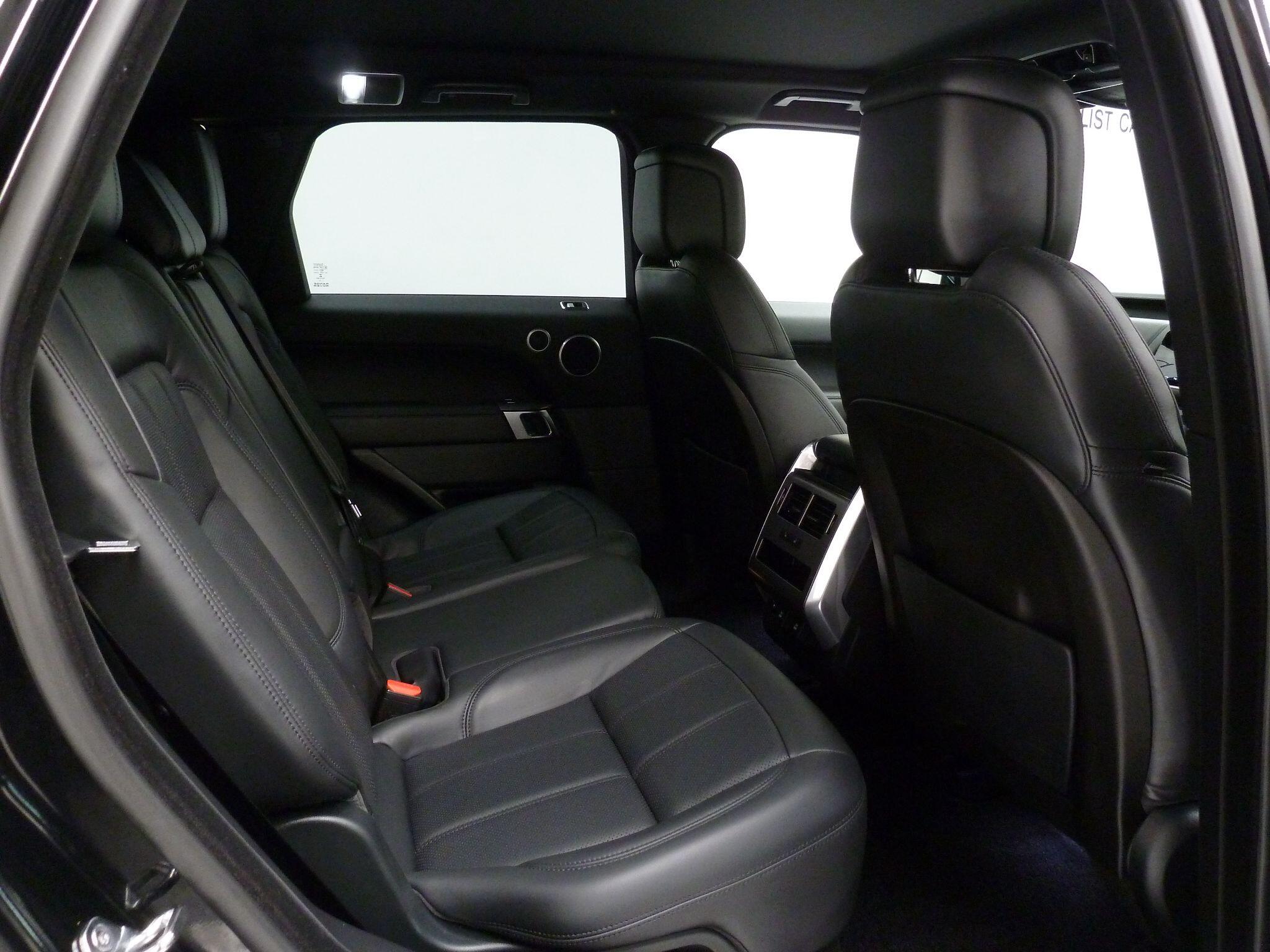Land Rover Range Rover Sport 3.0 SD V6 HSE   <br/><br/>AUTOBIOGRAPHY DESIGN PACK
