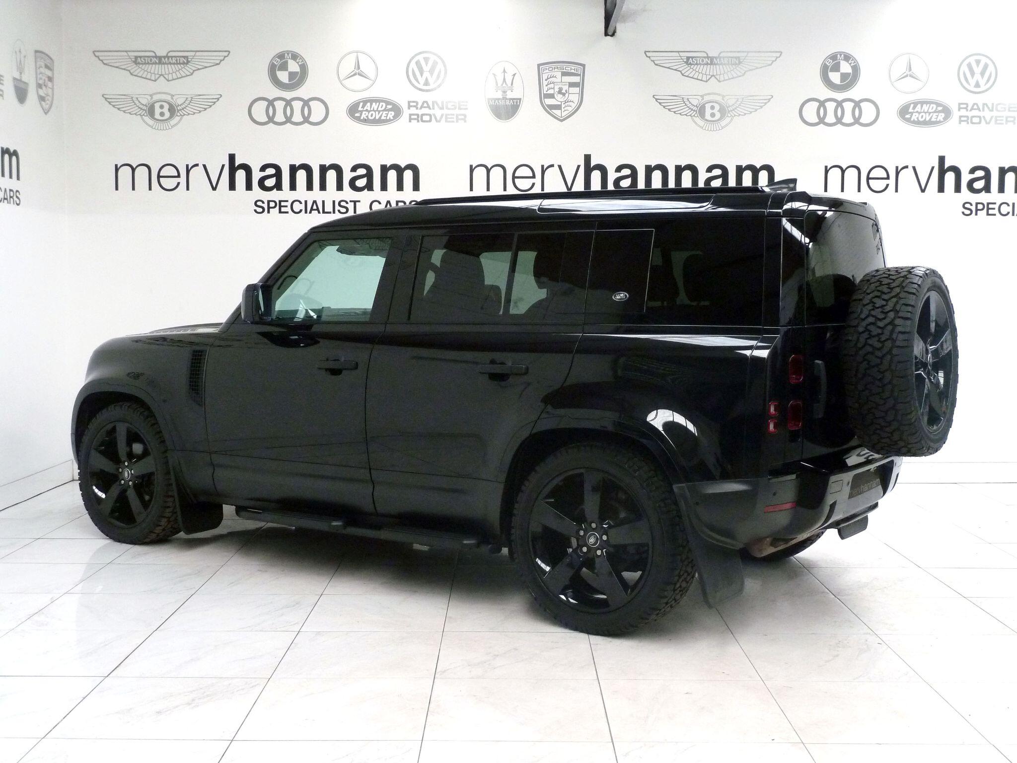 Land Rover Defender 110 2.0 SD4 S   <br/><br/>BLACK PACK +STEPS +22″ ALLOYS