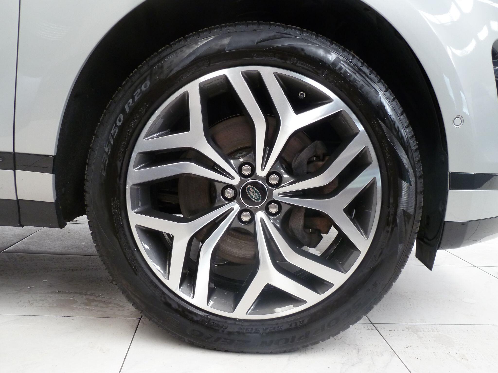 Land Rover Range Rover Evoque 2.0 D180 R-Dynamic HSE   <br/><br/>BLACK PACK + PAN ROOF