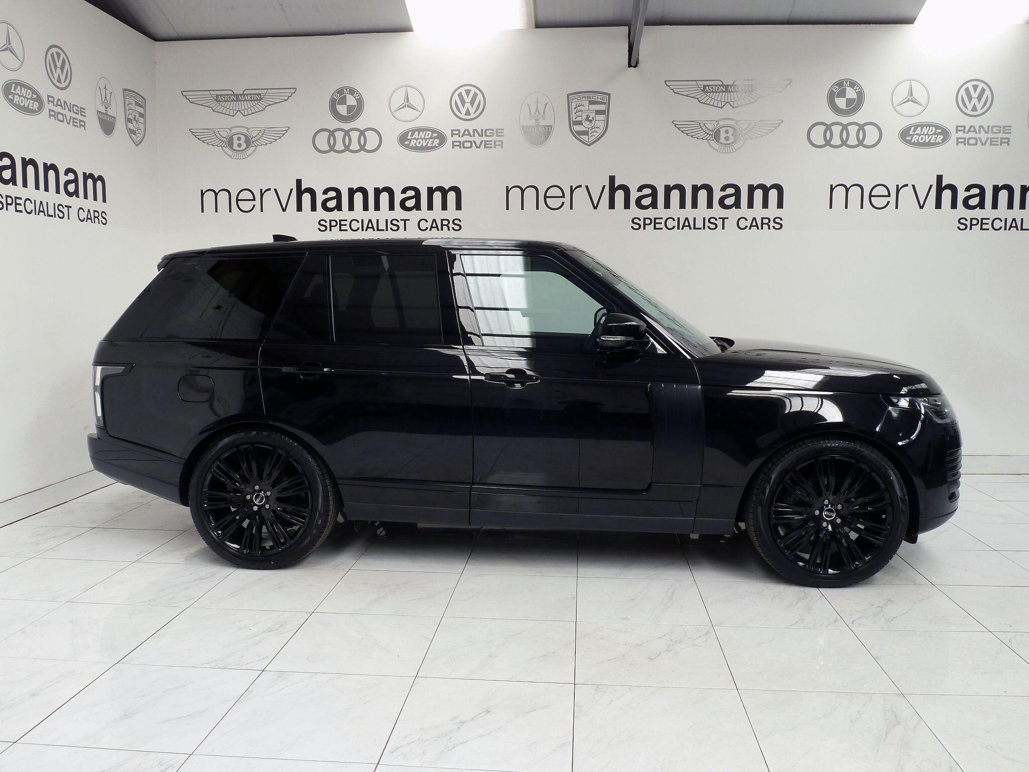 Land Rover Range Rover 3.0 TD V6 Vogue SE   <br/><br/>BLACK PACK + REAR SCREENS
